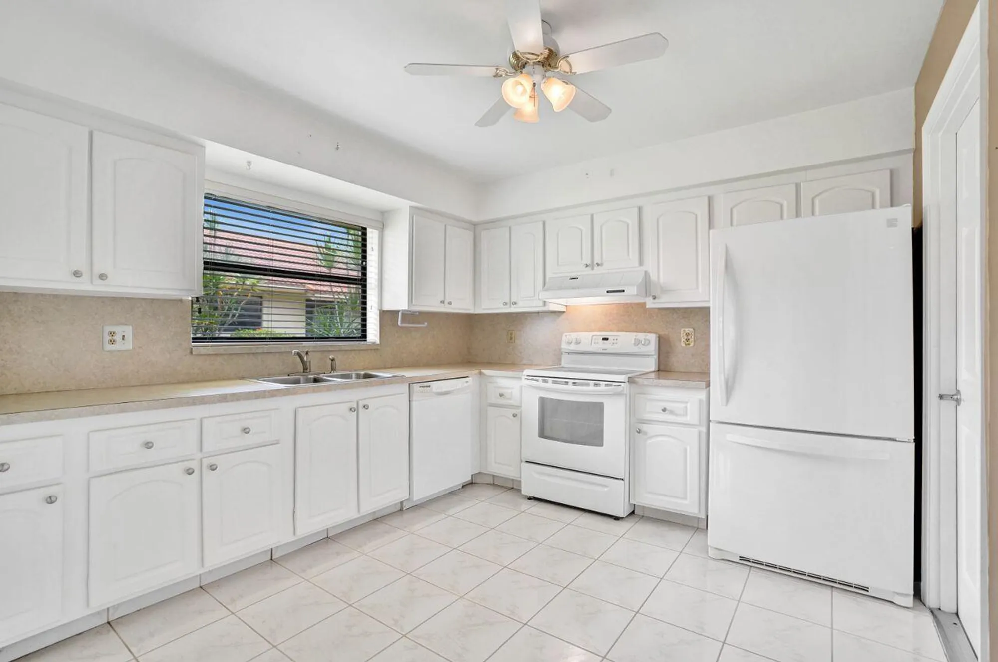 Property Slideshow image 5 of 24 | 4655 mahoe tree pl a, Boynton Beach, FL, 33436