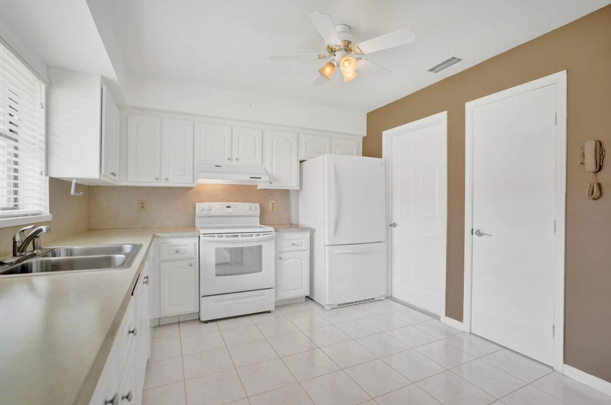 Property Slideshow image 6 of 24 | 4655 mahoe tree pl a, Boynton Beach, FL, 33436