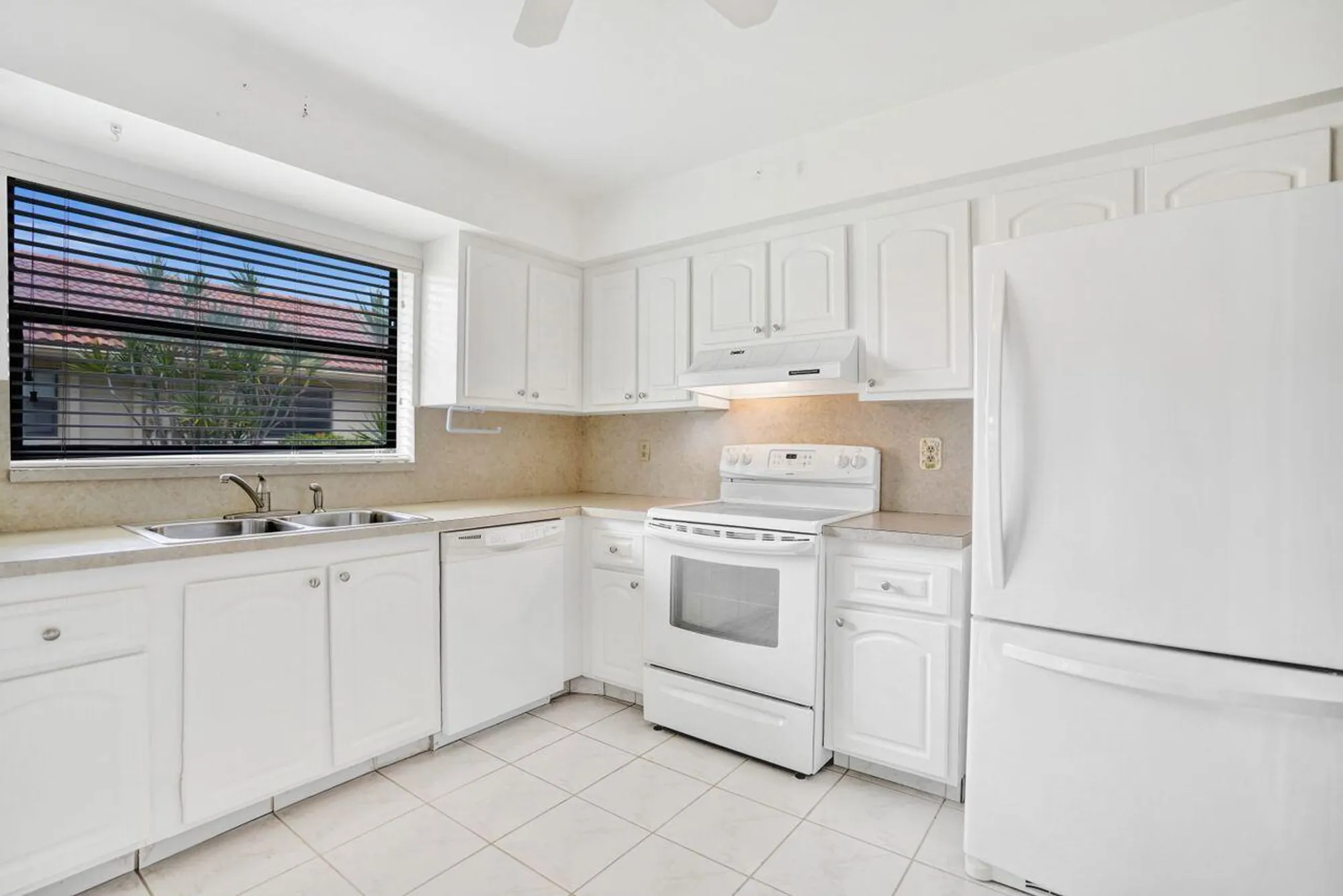 Property Slideshow image 4 of 24 | 4655 mahoe tree pl a, Boynton Beach, FL, 33436