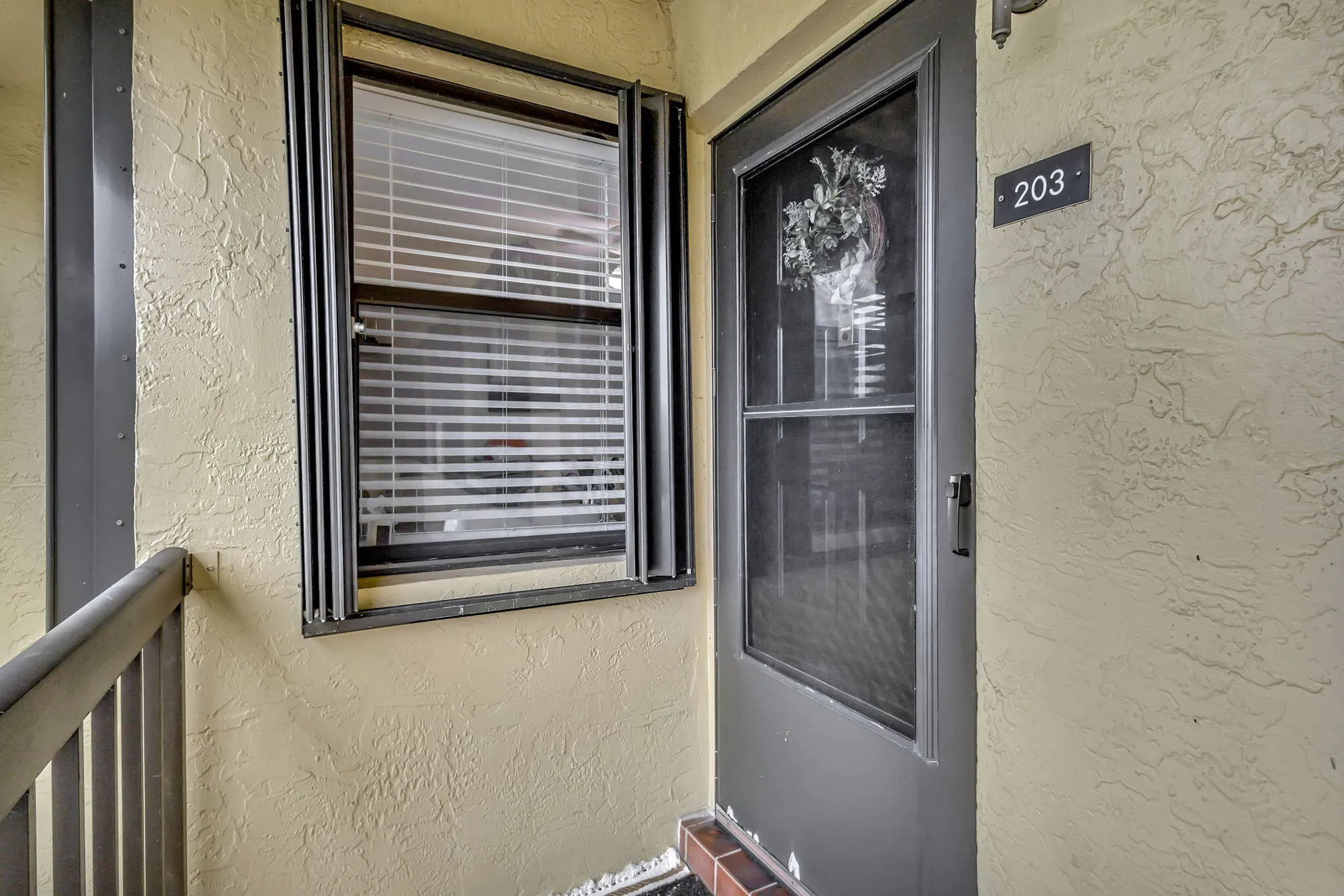 Property Slideshow image 4 of 33 | 4693 lucerne lakes blvd 203, Lake Worth, FL, 33467