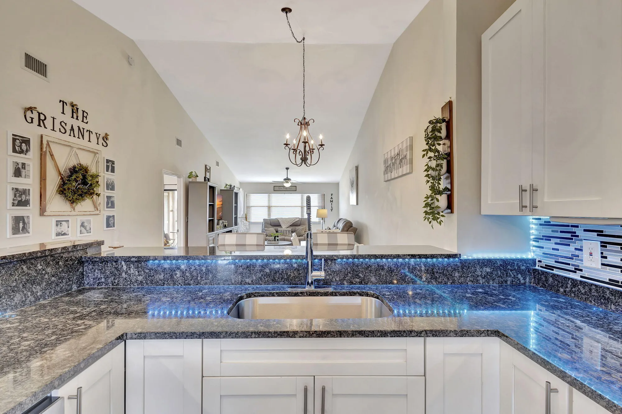 Property Slideshow image 8 of 33 | 4693 lucerne lakes blvd 203, Lake Worth, FL, 33467