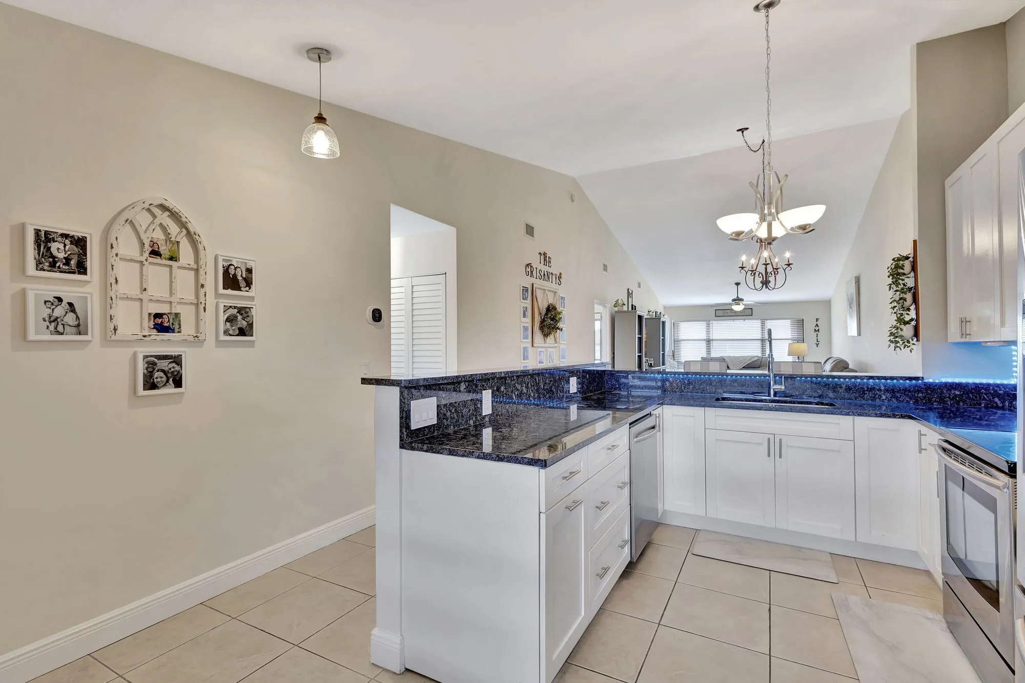 Property Slideshow image 10 of 33 | 4693 lucerne lakes blvd 203, Lake Worth, FL, 33467