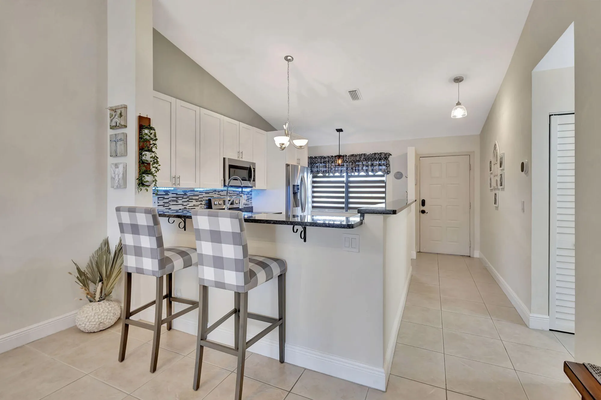 Property Slideshow image 11 of 33 | 4693 lucerne lakes blvd 203, Lake Worth, FL, 33467