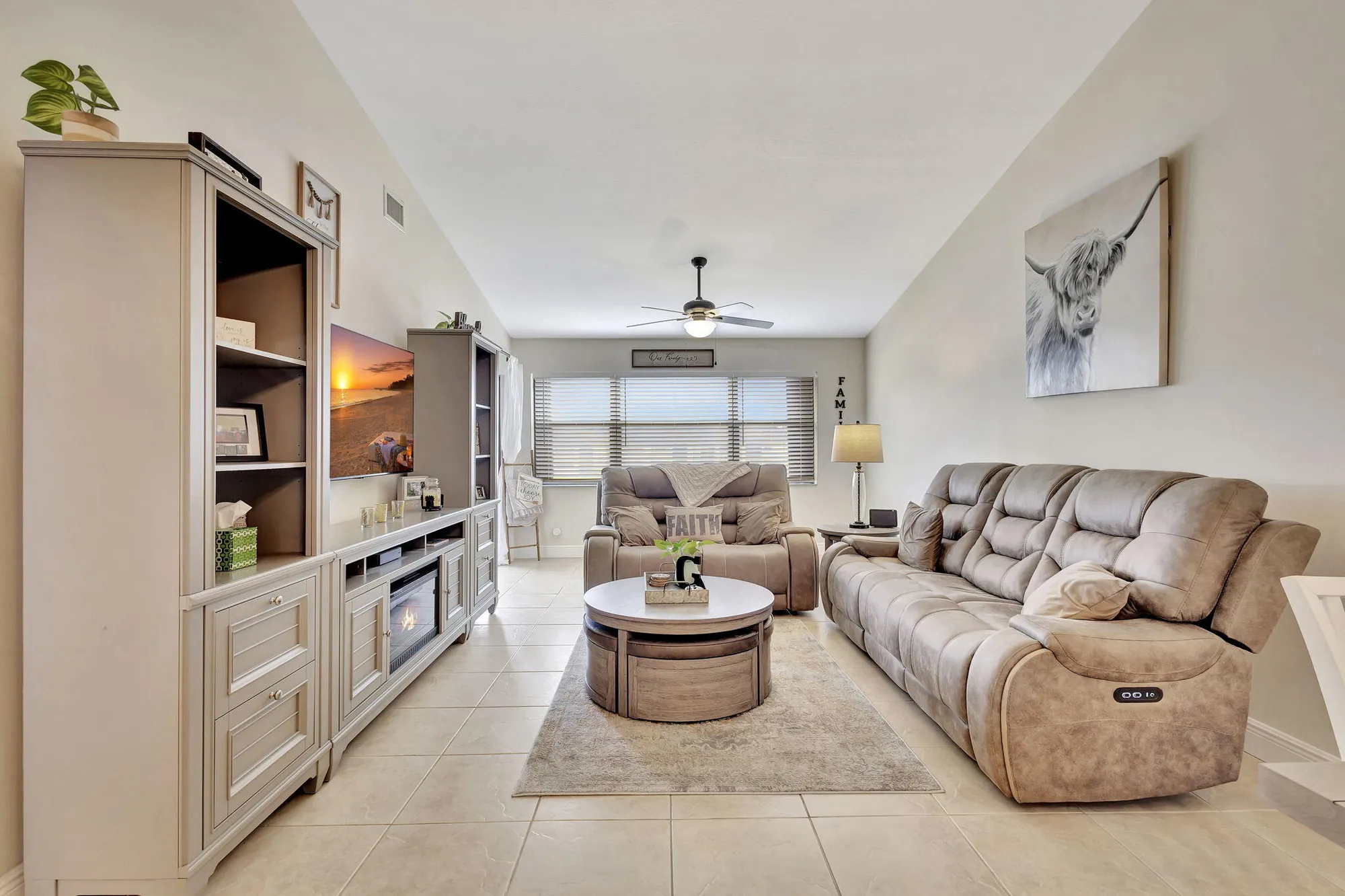 Property Slideshow image 14 of 33 | 4693 lucerne lakes blvd 203, Lake Worth, FL, 33467