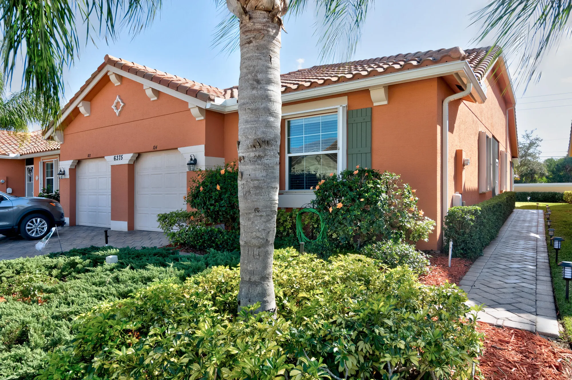 Property Slideshow image 2 of 35 | 6375 oxford cir # 104d, Vero Beach, FL, 32966