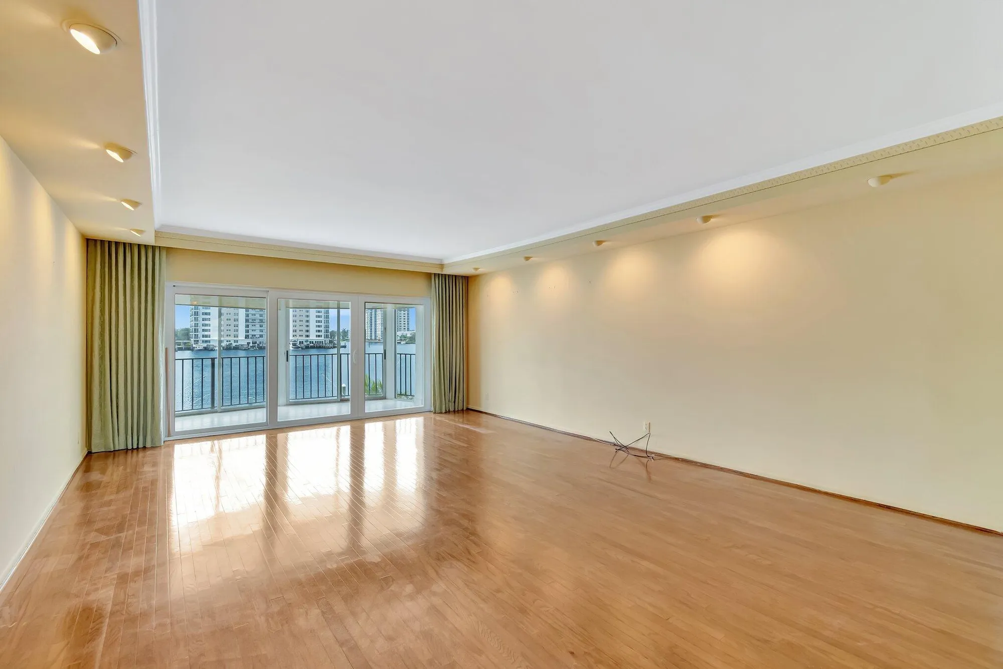 Property Slideshow image 10 of 56 | 220 macfarlane dr s203, Delray Beach, FL, 33483