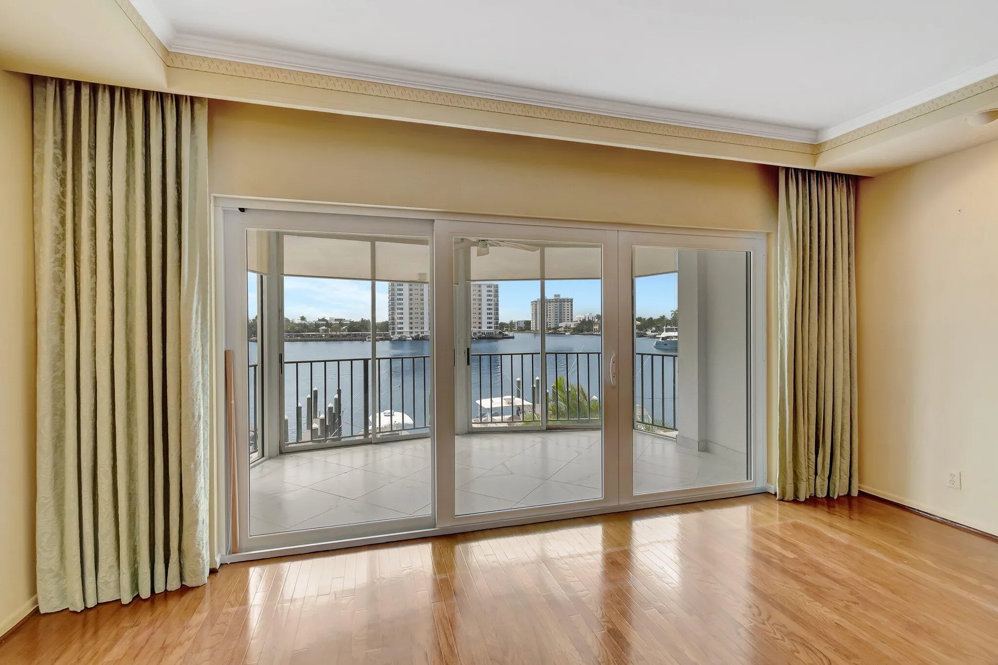 Property Slideshow image 12 of 56 | 220 macfarlane dr s203, Delray Beach, FL, 33483