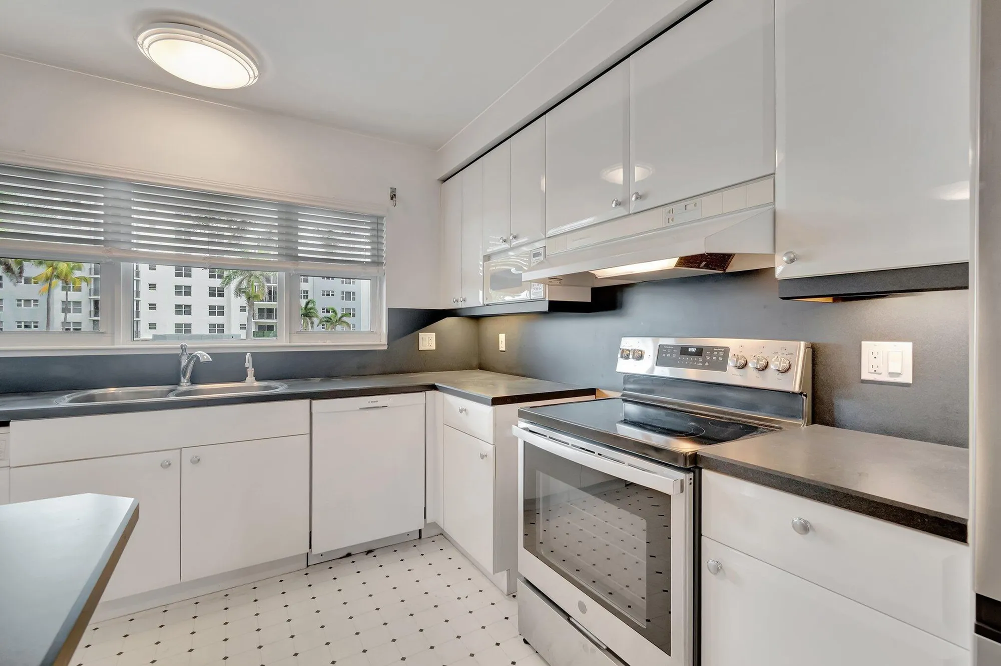 Property Slideshow image 7 of 56 | 220 macfarlane dr s203, Delray Beach, FL, 33483