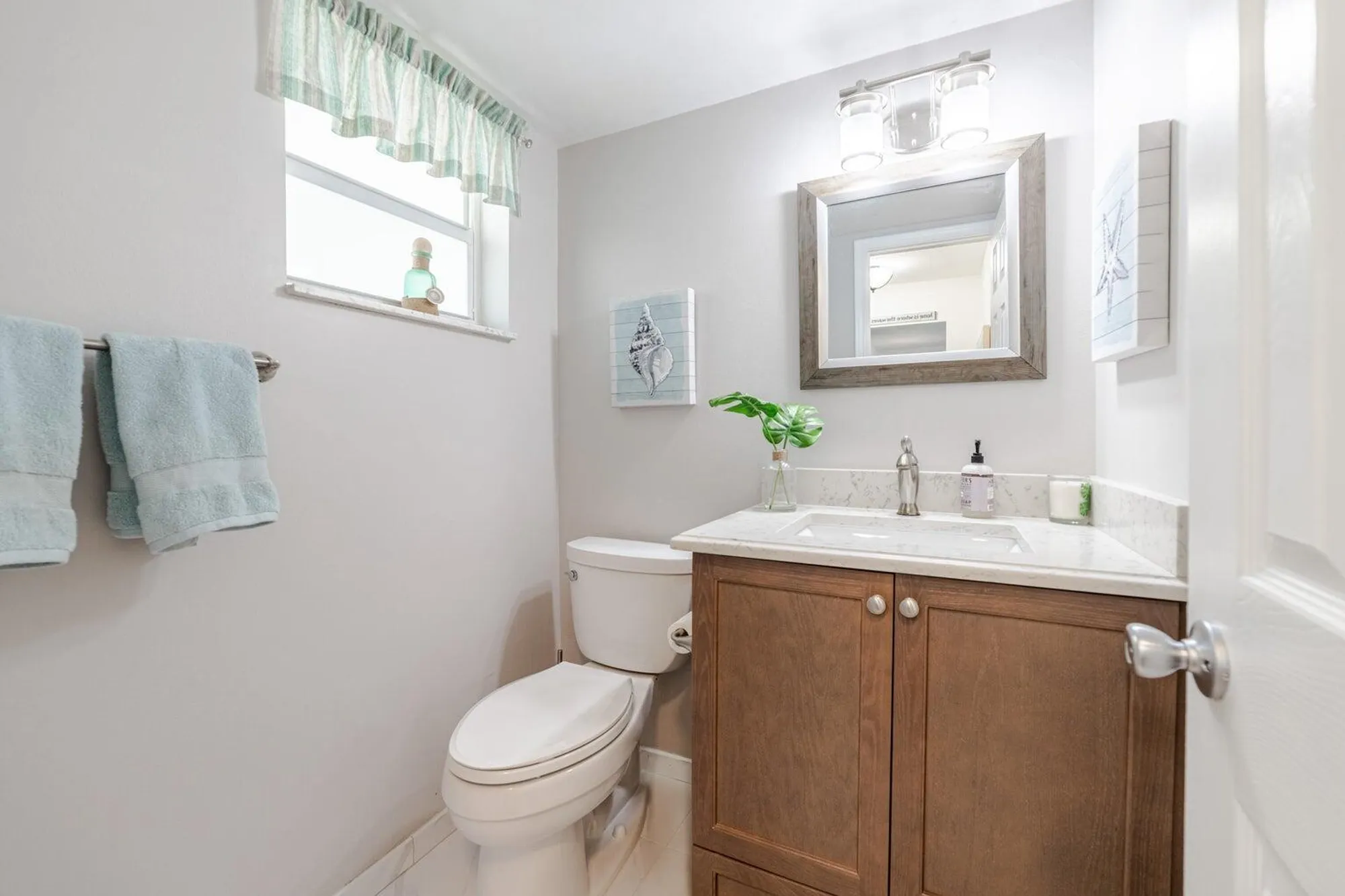 Property Slideshow image 12 of 21 | 30 colonial club dr apt 202, Boynton Beach, FL, 33435