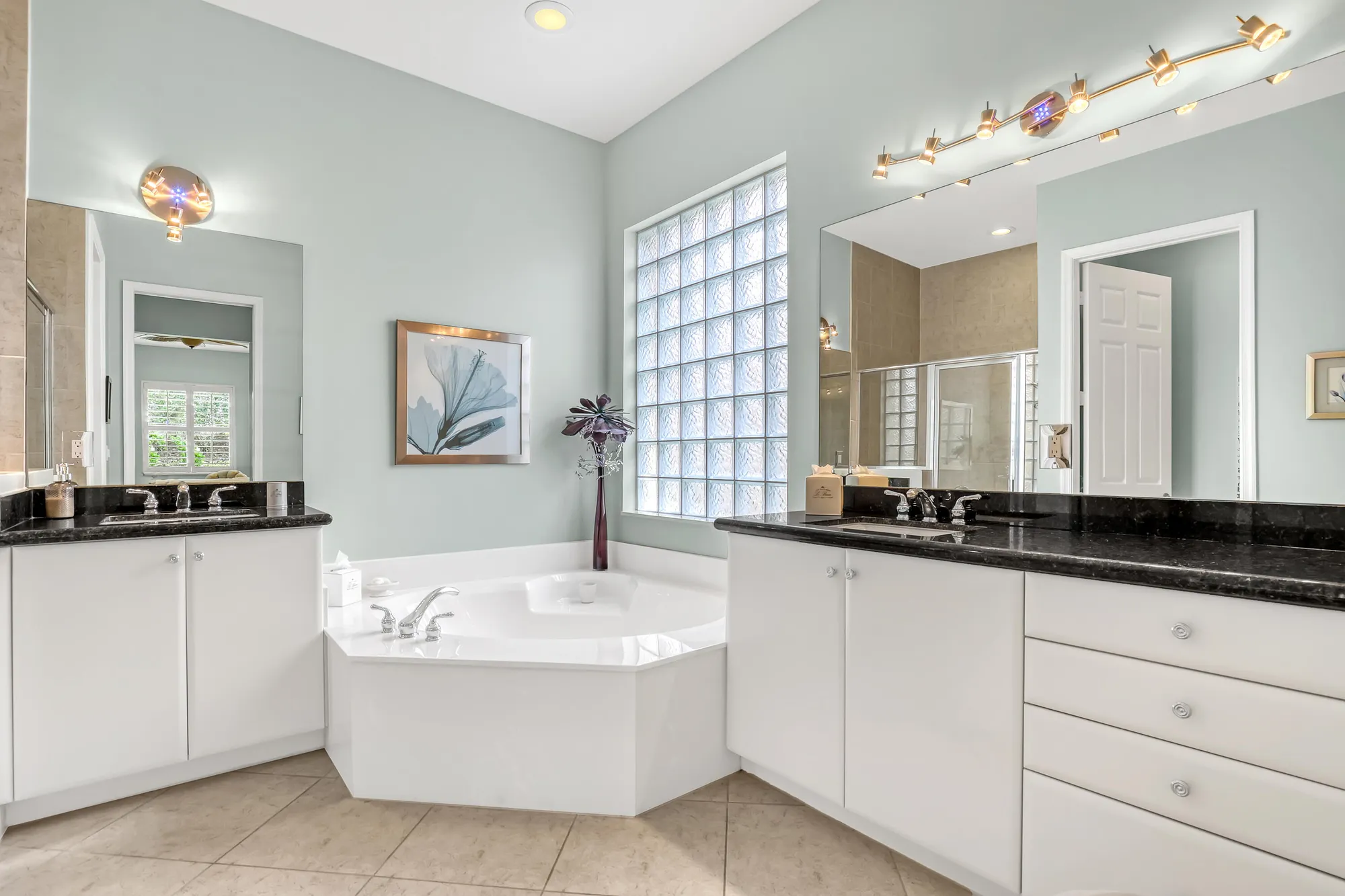 Property Slideshow image 25 of 40 | 9068 clearhill rd, Boynton Beach, FL, 33473