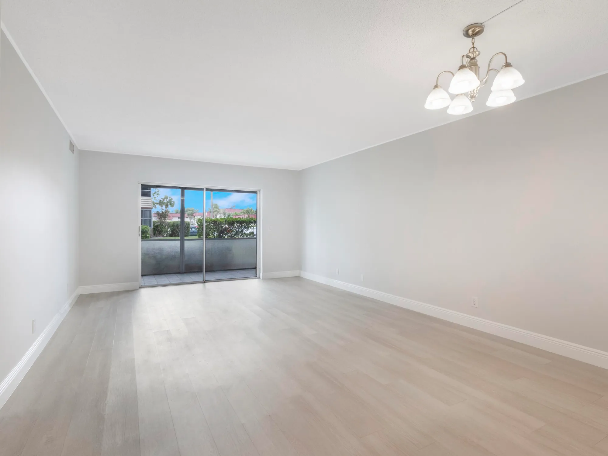 Property Slideshow image 7 of 32 | 12003 poinciana blvd 103, Royal Palm Beach, FL, 33411