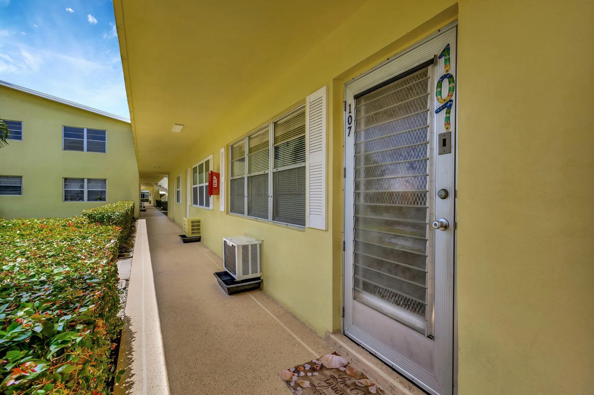 Property Slideshow image 25 of 84 | 107 sheffield e unit e, West Palm Beach, FL, 33417