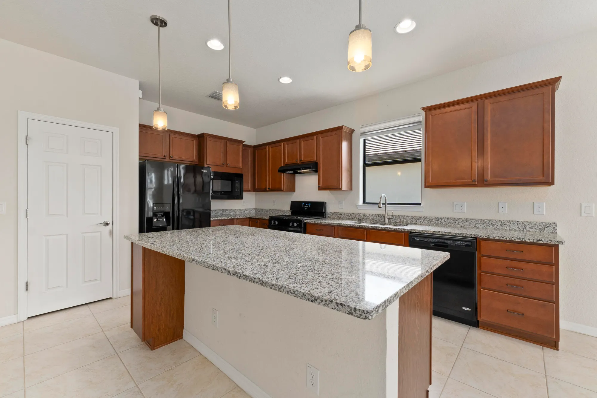 Property Slideshow image 10 of 75 | 251 se courances dr, Port Saint Lucie, FL, 34984