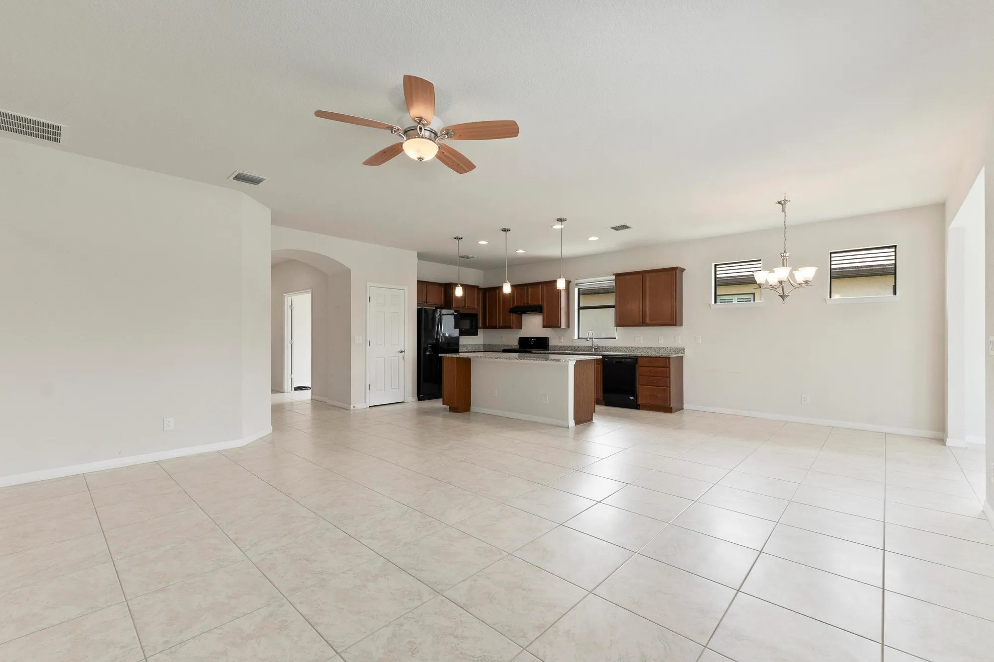 Property Slideshow image 16 of 75 | 251 se courances dr, Port Saint Lucie, FL, 34984