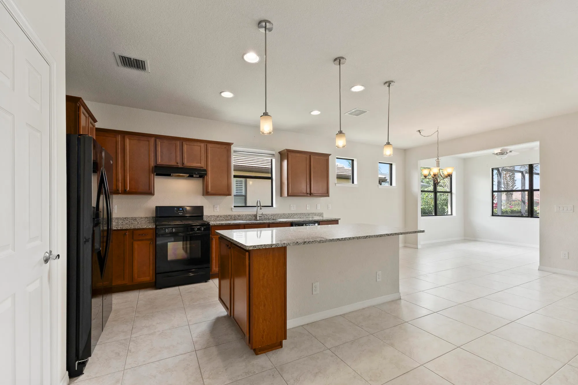 Property Slideshow image 9 of 75 | 251 se courances dr, Port Saint Lucie, FL, 34984