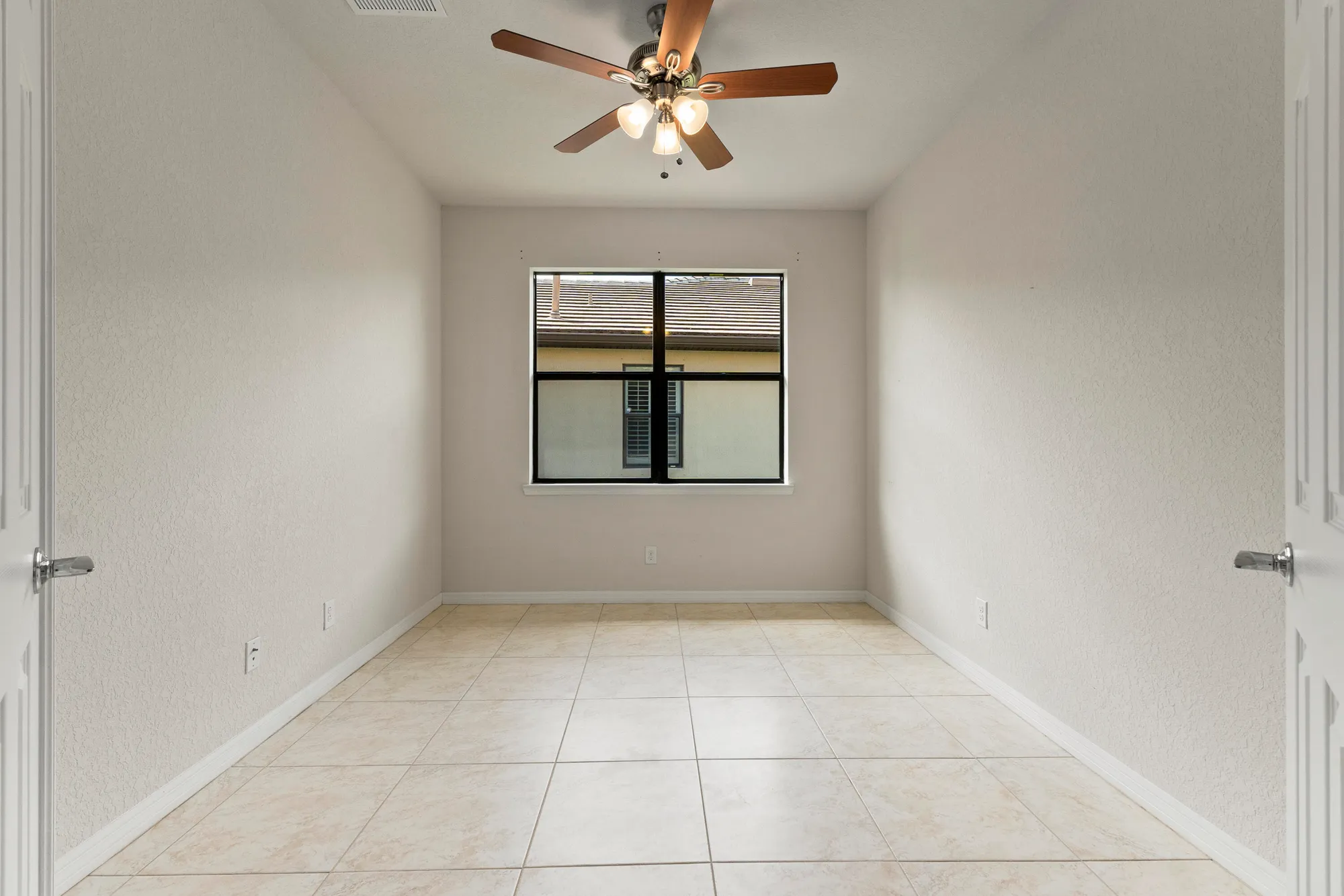 Property Slideshow image 31 of 75 | 251 se courances dr, Port Saint Lucie, FL, 34984