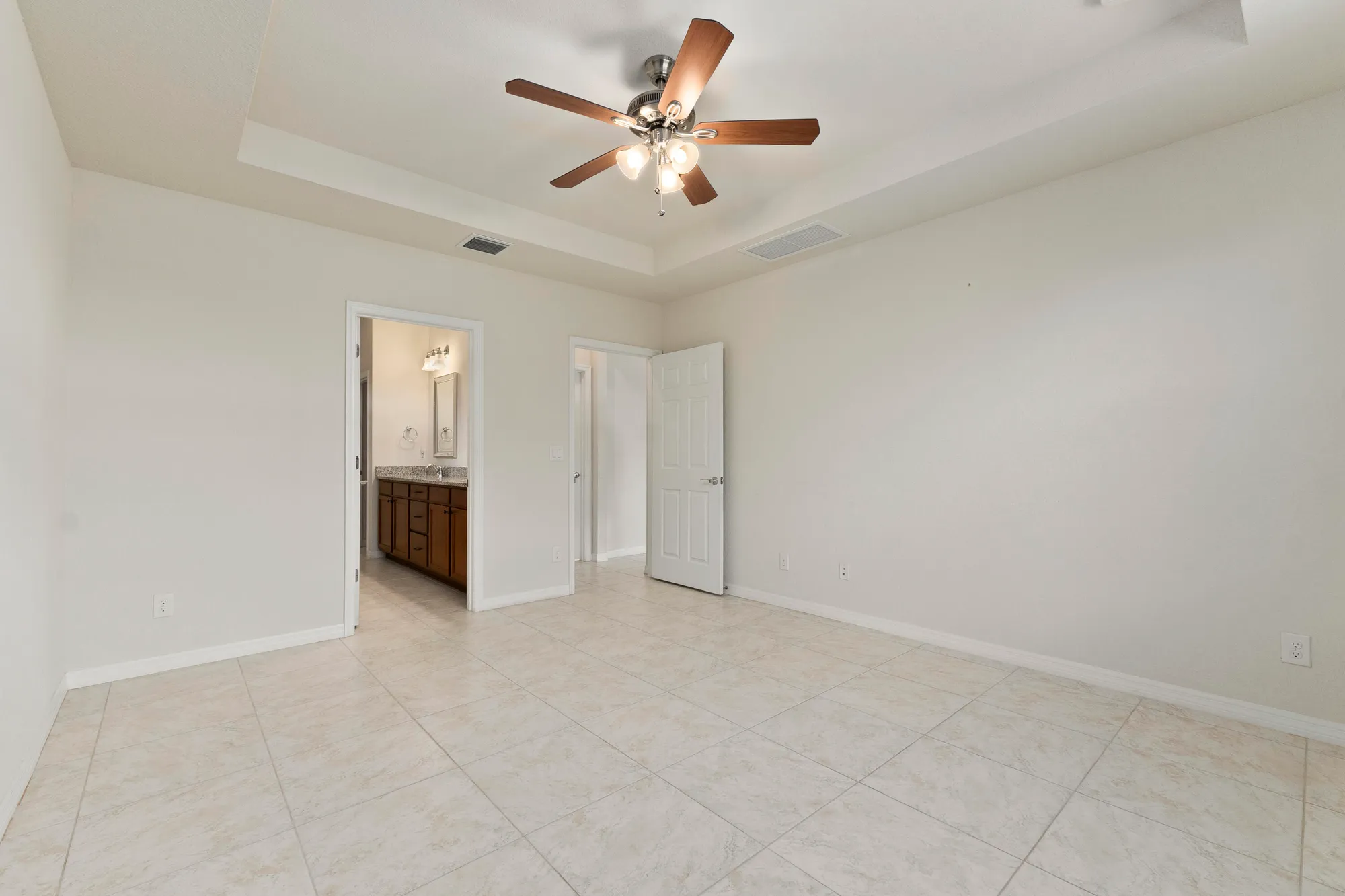 Property Slideshow image 23 of 75 | 251 se courances dr, Port Saint Lucie, FL, 34984