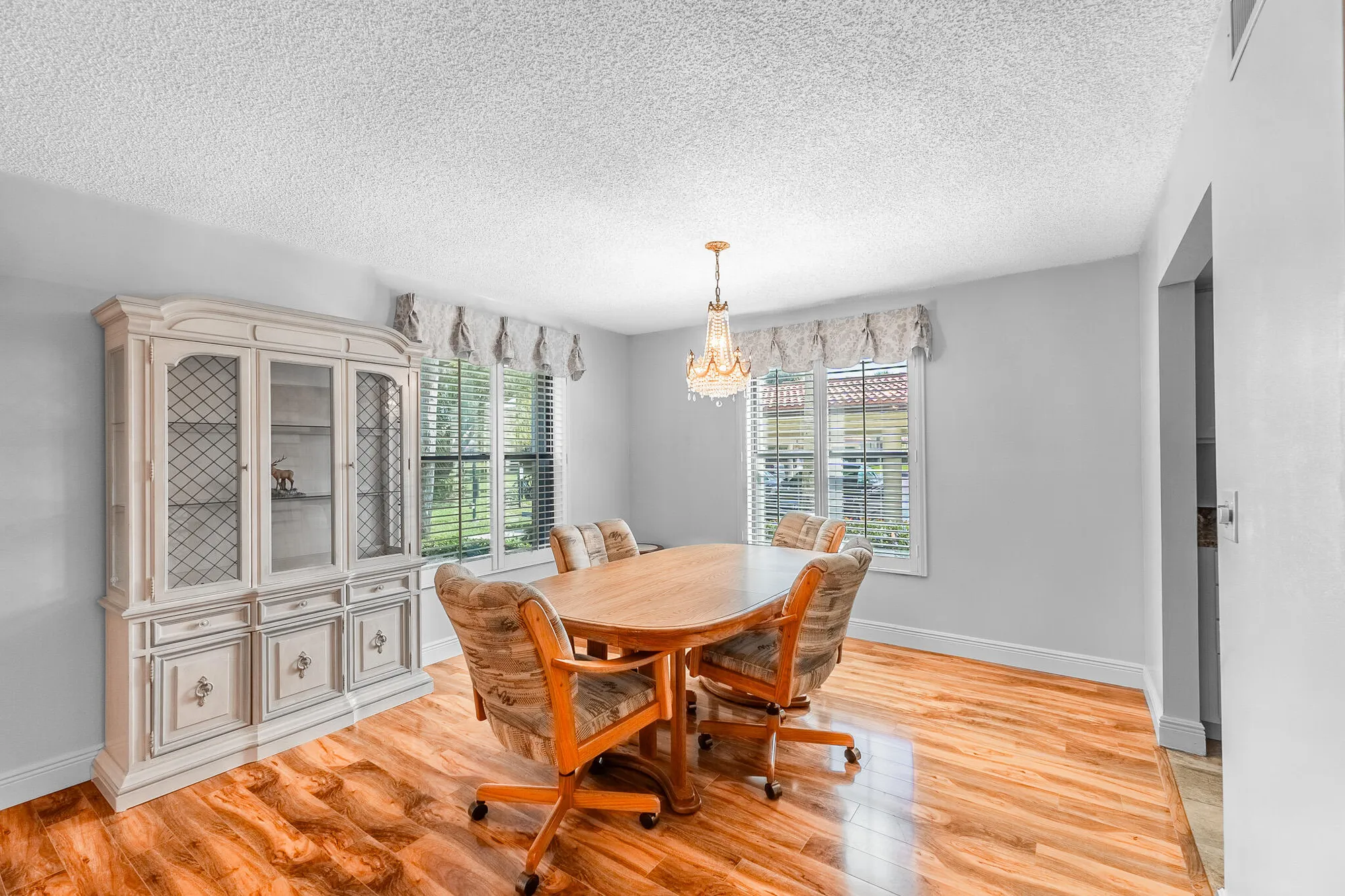 Property Slideshow image 7 of 31 | 331 sw south river dr 107, Stuart, FL, 34997