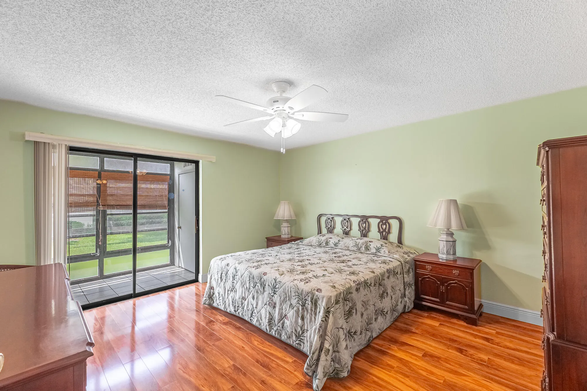 Property Slideshow image 10 of 31 | 331 sw south river dr 107, Stuart, FL, 34997