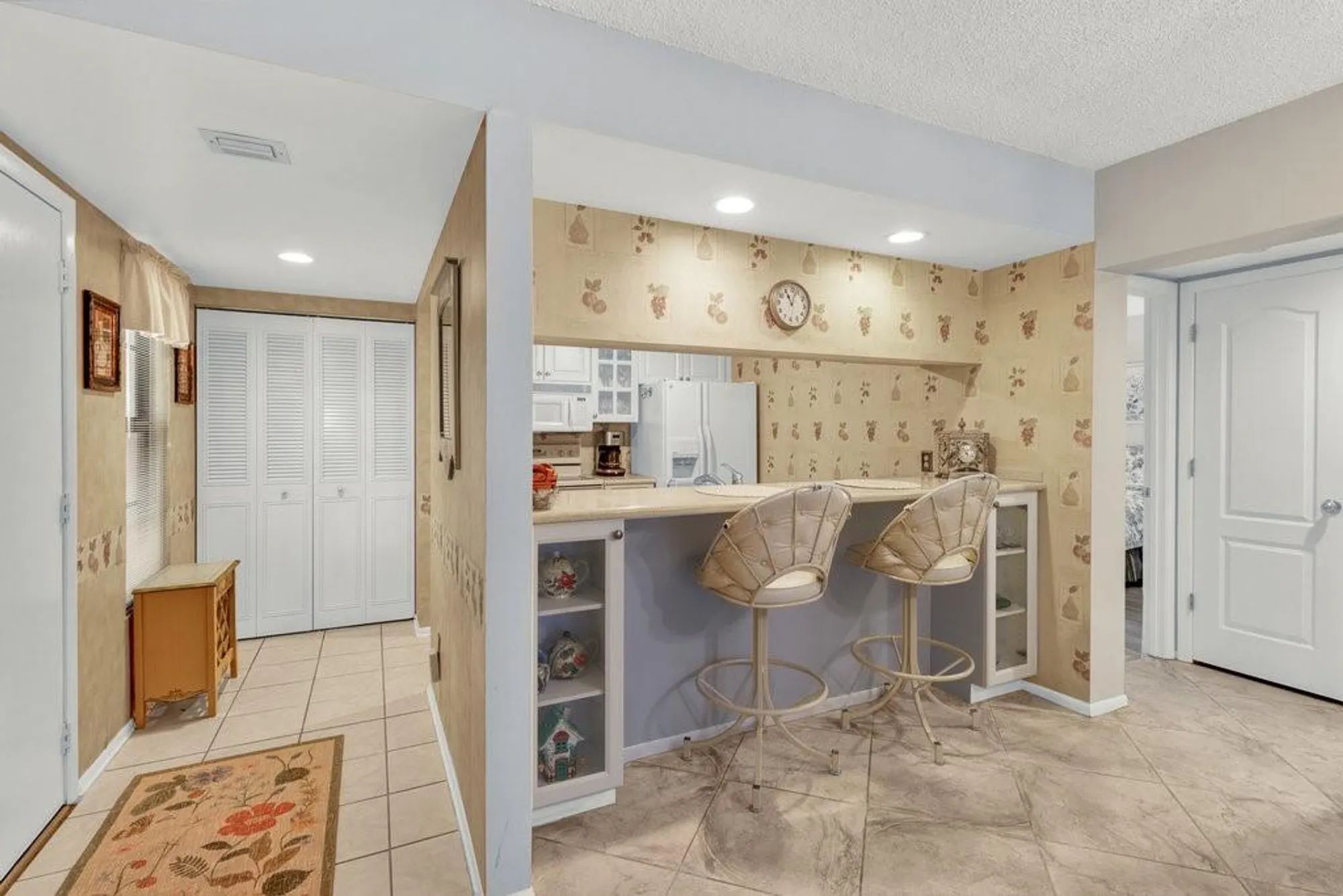 Property Slideshow image 9 of 35 | 9 plantation dr 104, Vero Beach, FL, 32966