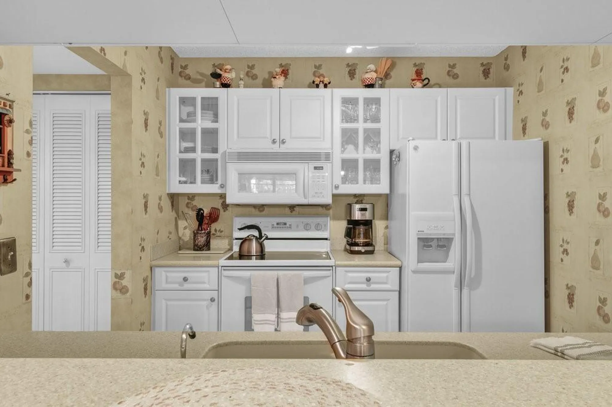 Property Slideshow image 10 of 35 | 9 plantation dr 104, Vero Beach, FL, 32966