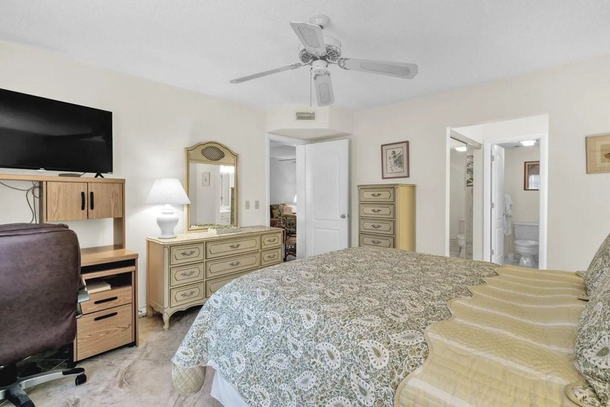 Property Slideshow image 14 of 35 | 9 plantation dr 104, Vero Beach, FL, 32966