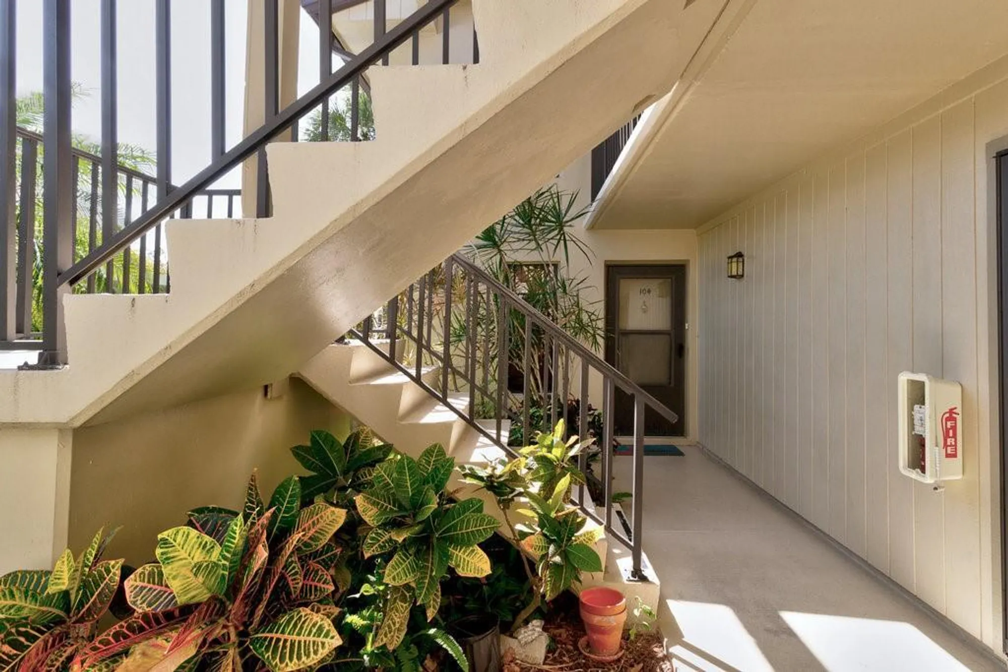 Property Slideshow image 22 of 35 | 9 plantation dr 104, Vero Beach, FL, 32966