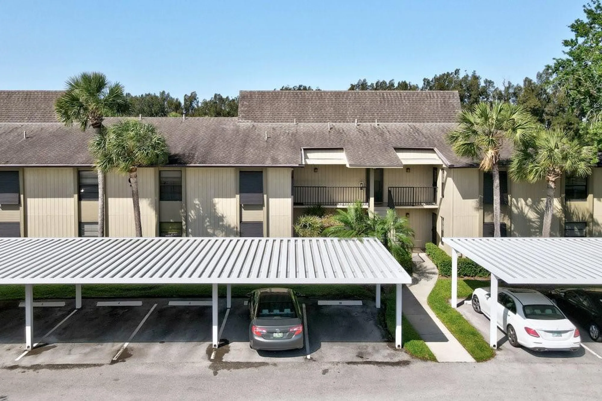 Property Slideshow image 24 of 35 | 9 plantation dr 104, Vero Beach, FL, 32966