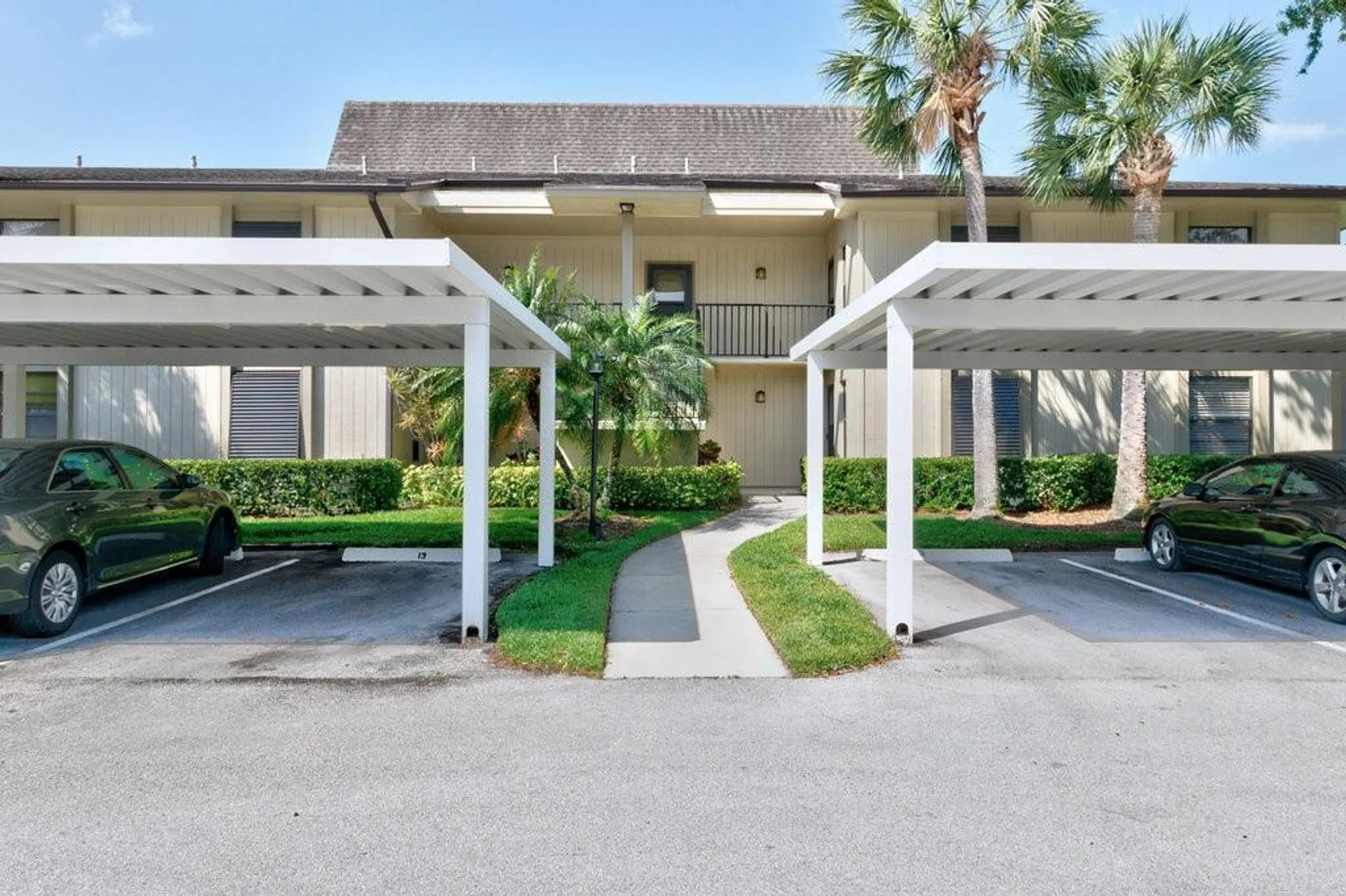 Property Slideshow image 23 of 35 | 9 plantation dr 104, Vero Beach, FL, 32966
