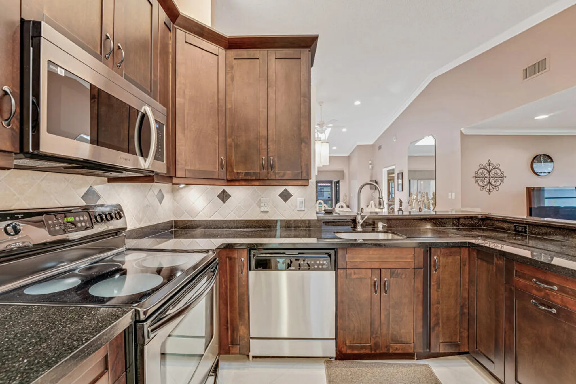 Property Slideshow image 9 of 47 | 6069 sunny pointe cir, Delray Beach, FL, 33484