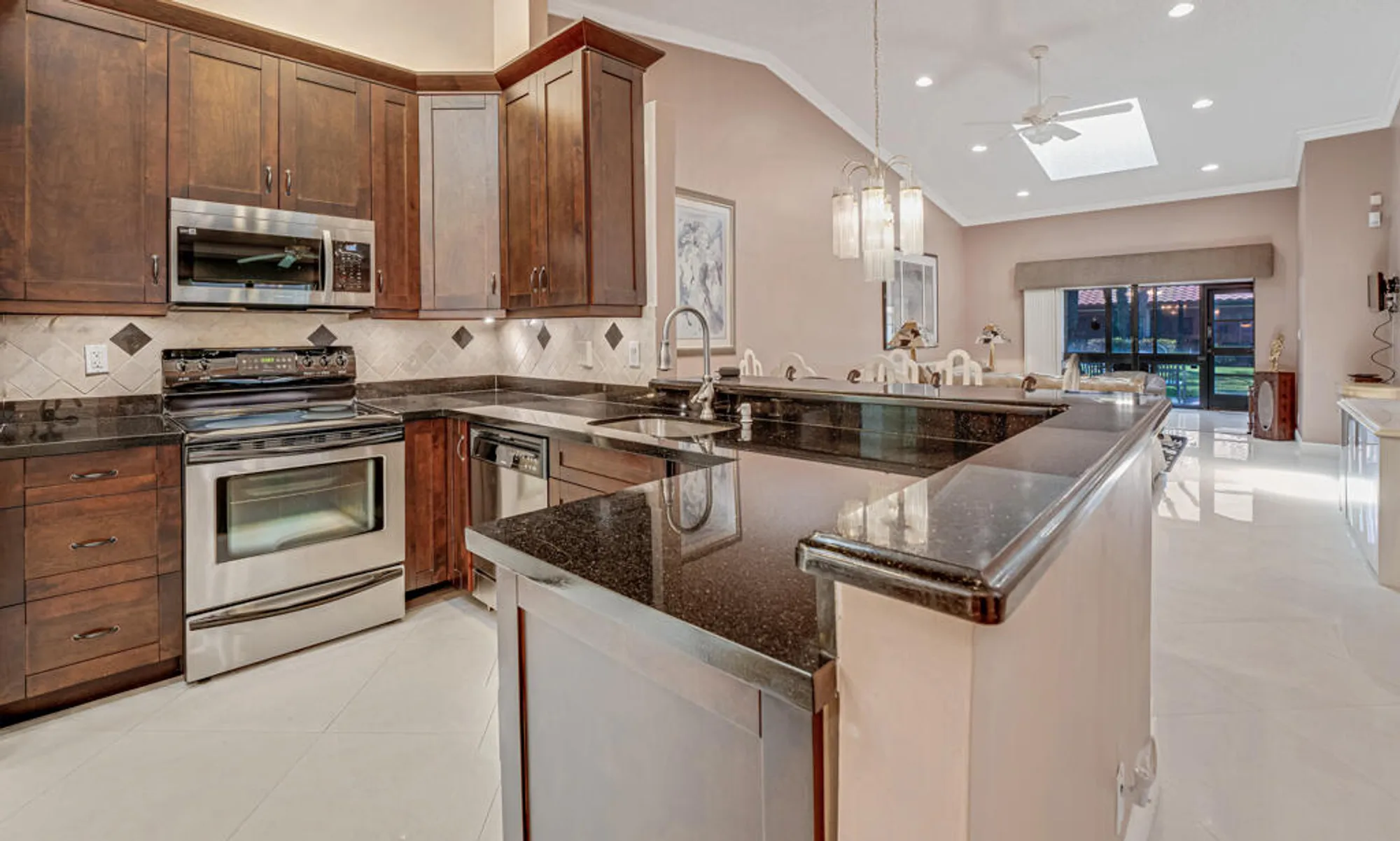 Property Slideshow image 8 of 47 | 6069 sunny pointe cir, Delray Beach, FL, 33484