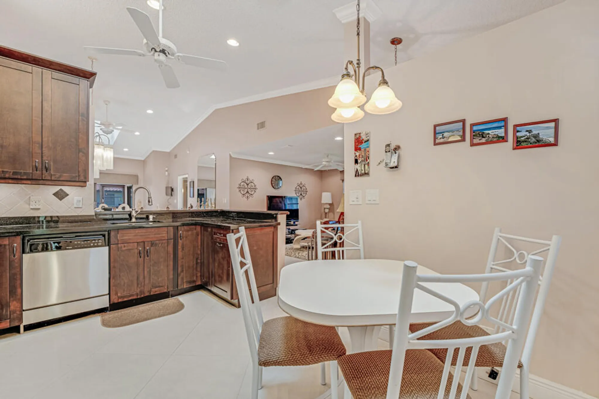 Property Slideshow image 11 of 47 | 6069 sunny pointe cir, Delray Beach, FL, 33484