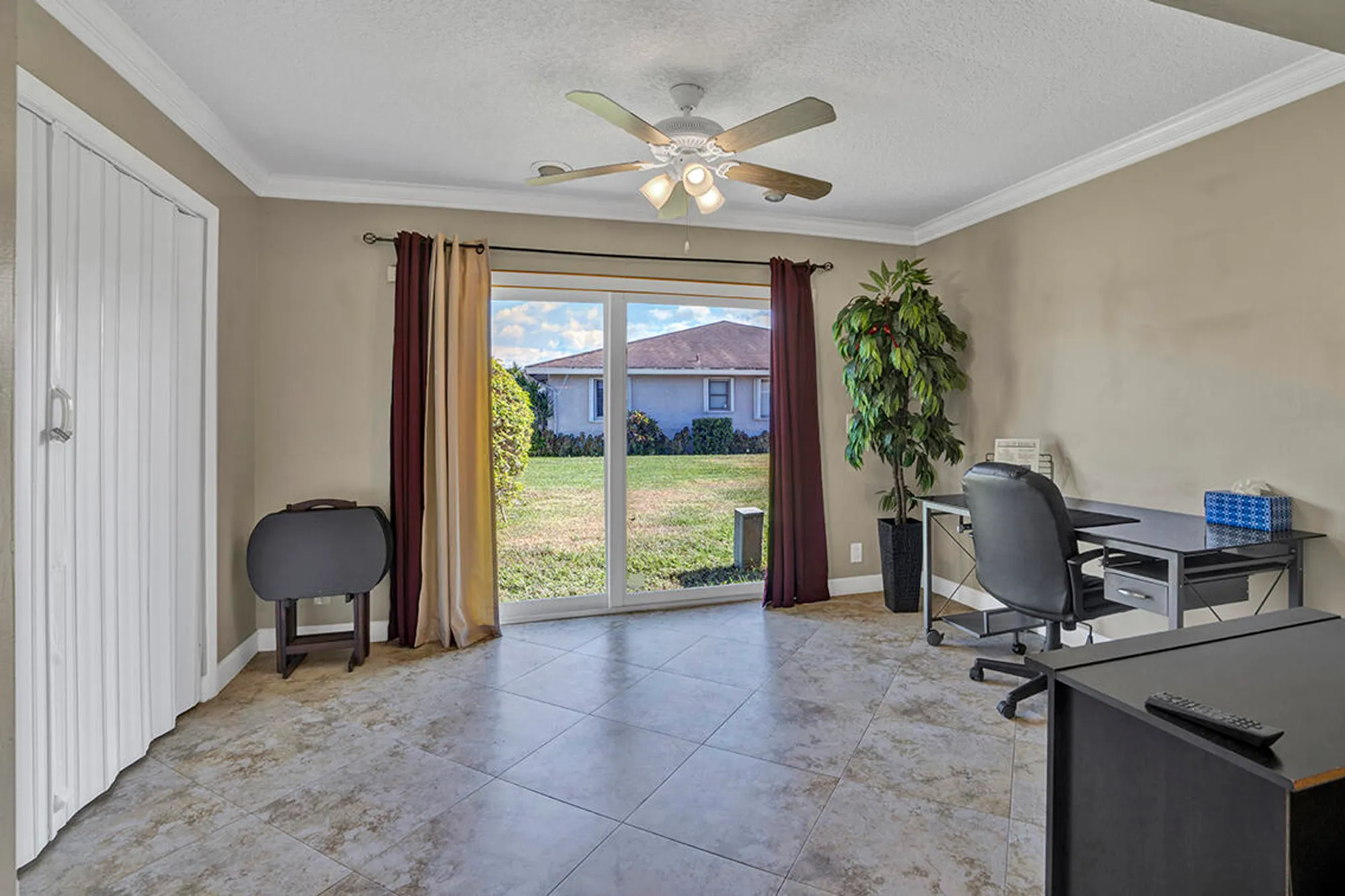Property Slideshow image 14 of 43 | 6722 moonlit dr, Delray Beach, FL, 33446