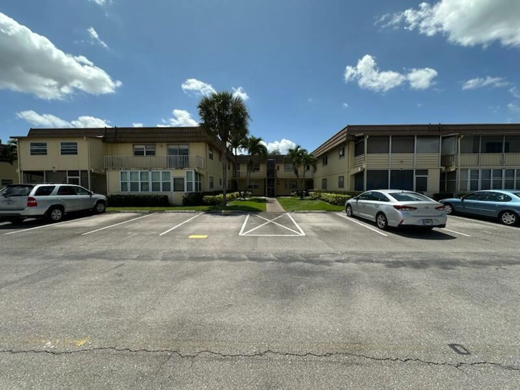 Property Slideshow image 7 of 15 | 155 saxony d, Delray Beach, FL, 33446