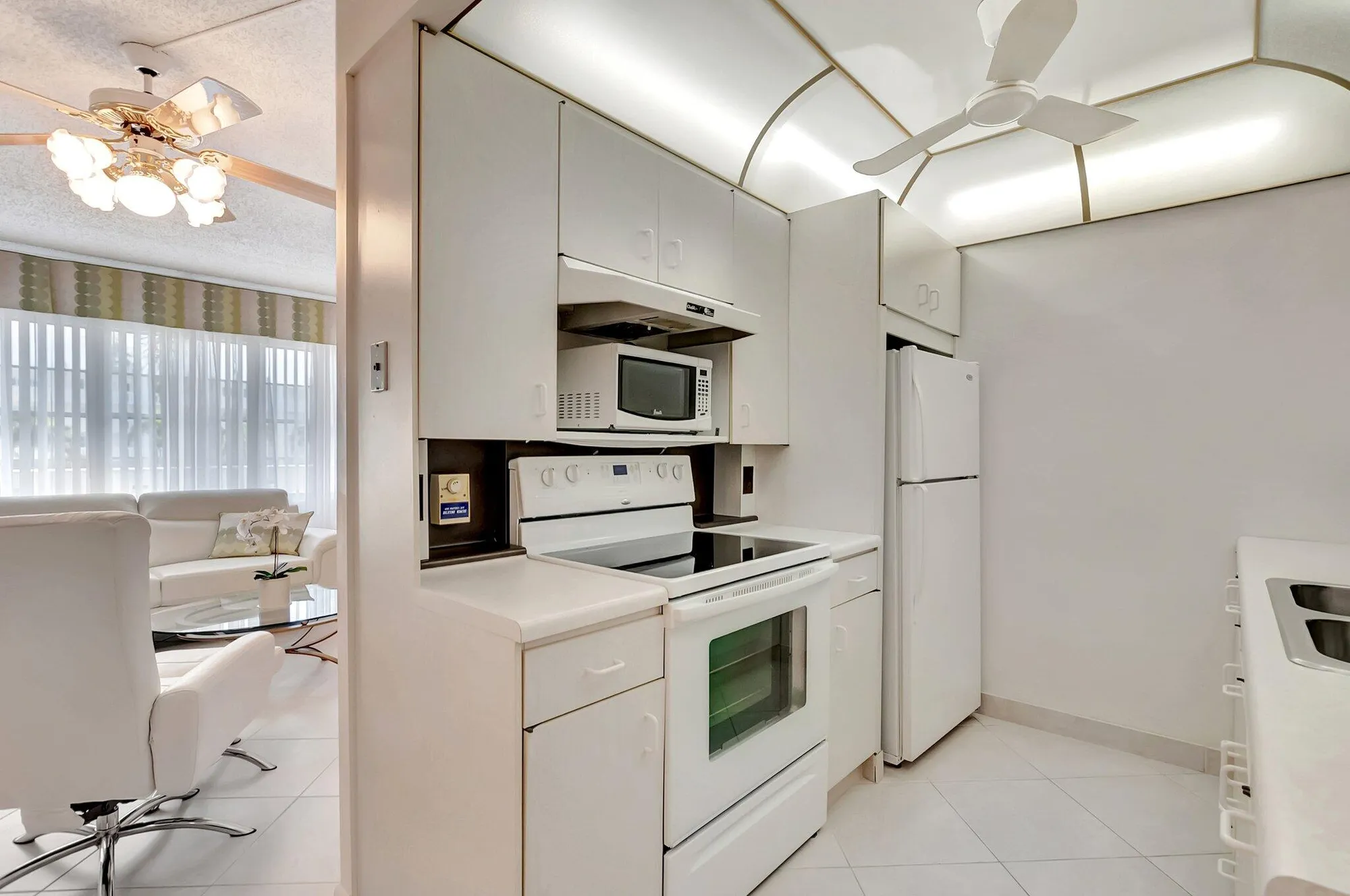 Property Slideshow image 10 of 75 | 2043 cambridge c, Deerfield Beach, FL, 33442