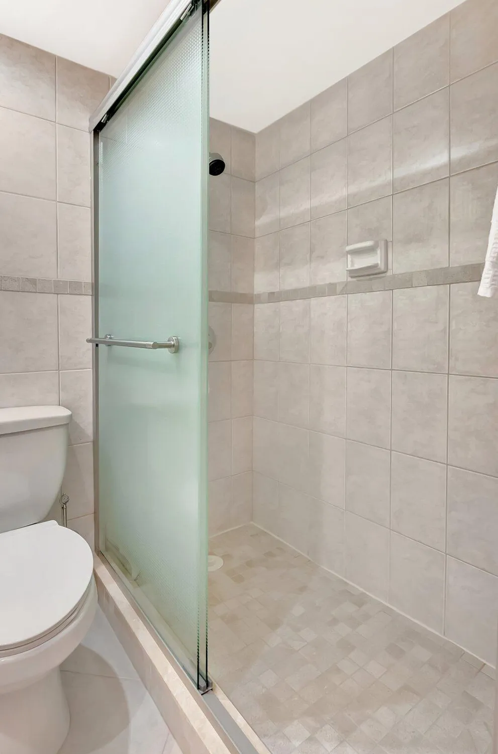 Property Slideshow image 16 of 75 | 2043 cambridge c, Deerfield Beach, FL, 33442