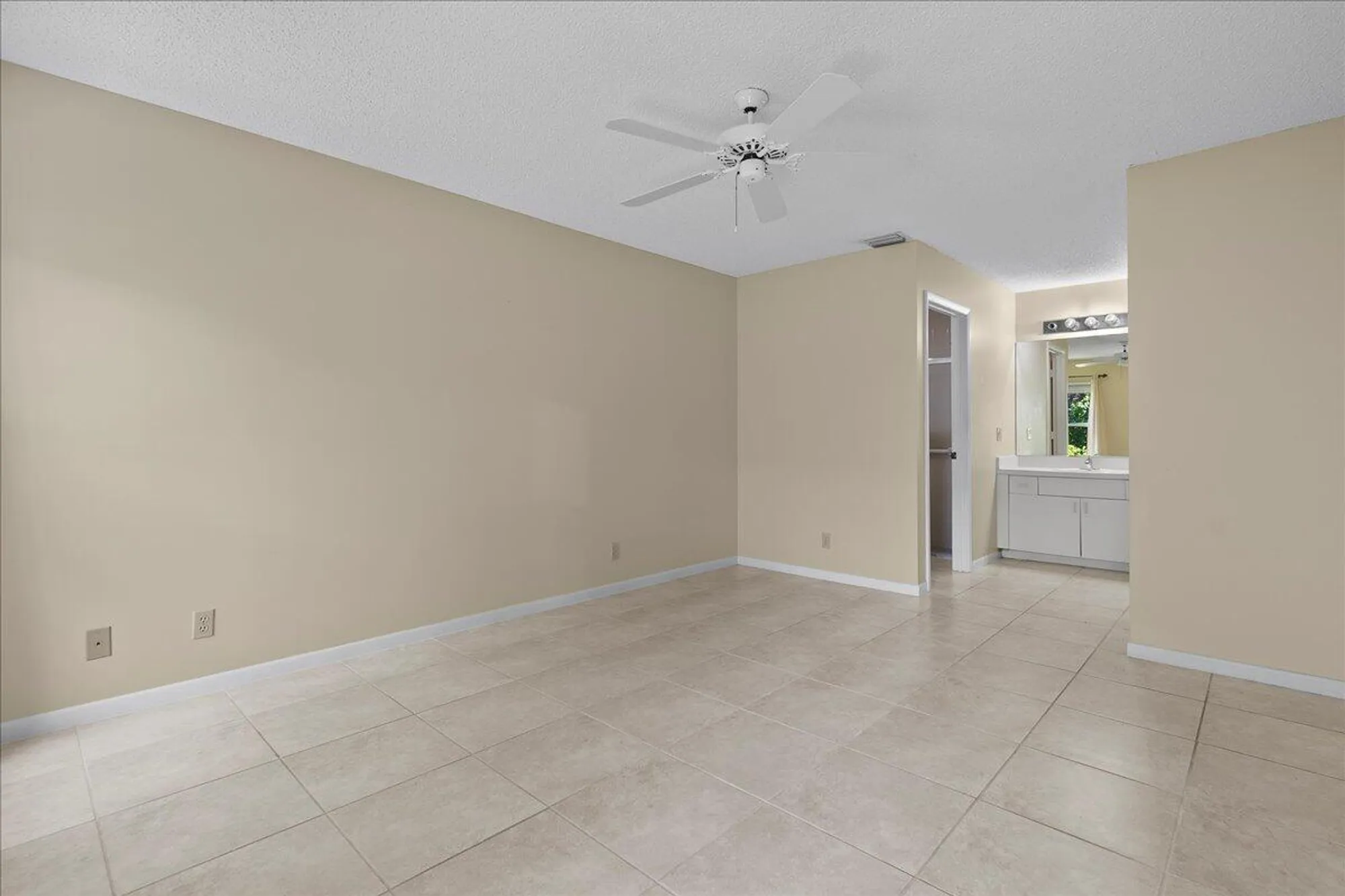 Property Slideshow image 23 of 41 | 10862 se sea pines cir, Hobe Sound, FL, 33455
