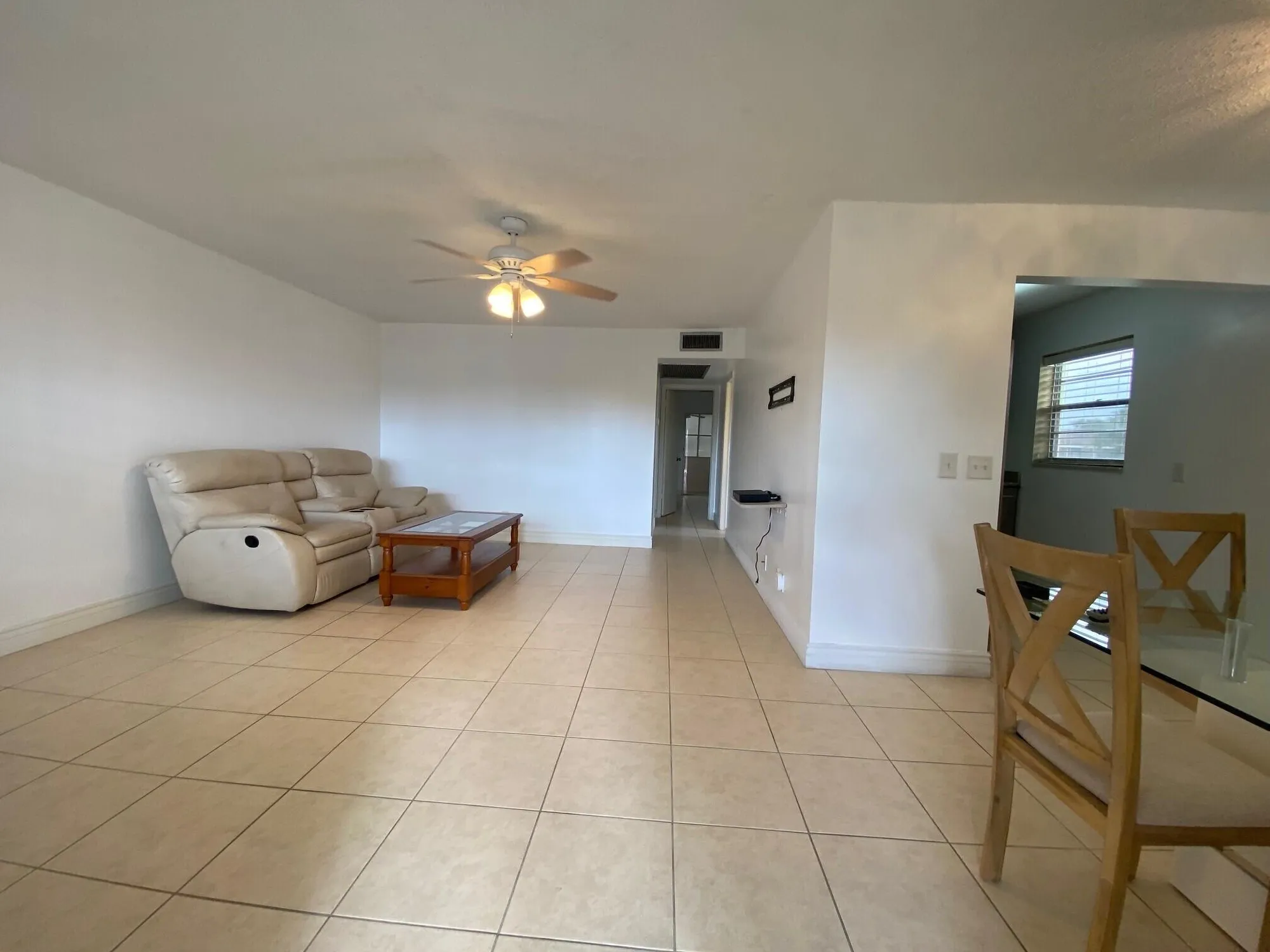 Property Slideshow image 7 of 32 | 224 chatham k, West Palm Beach, FL, 33417