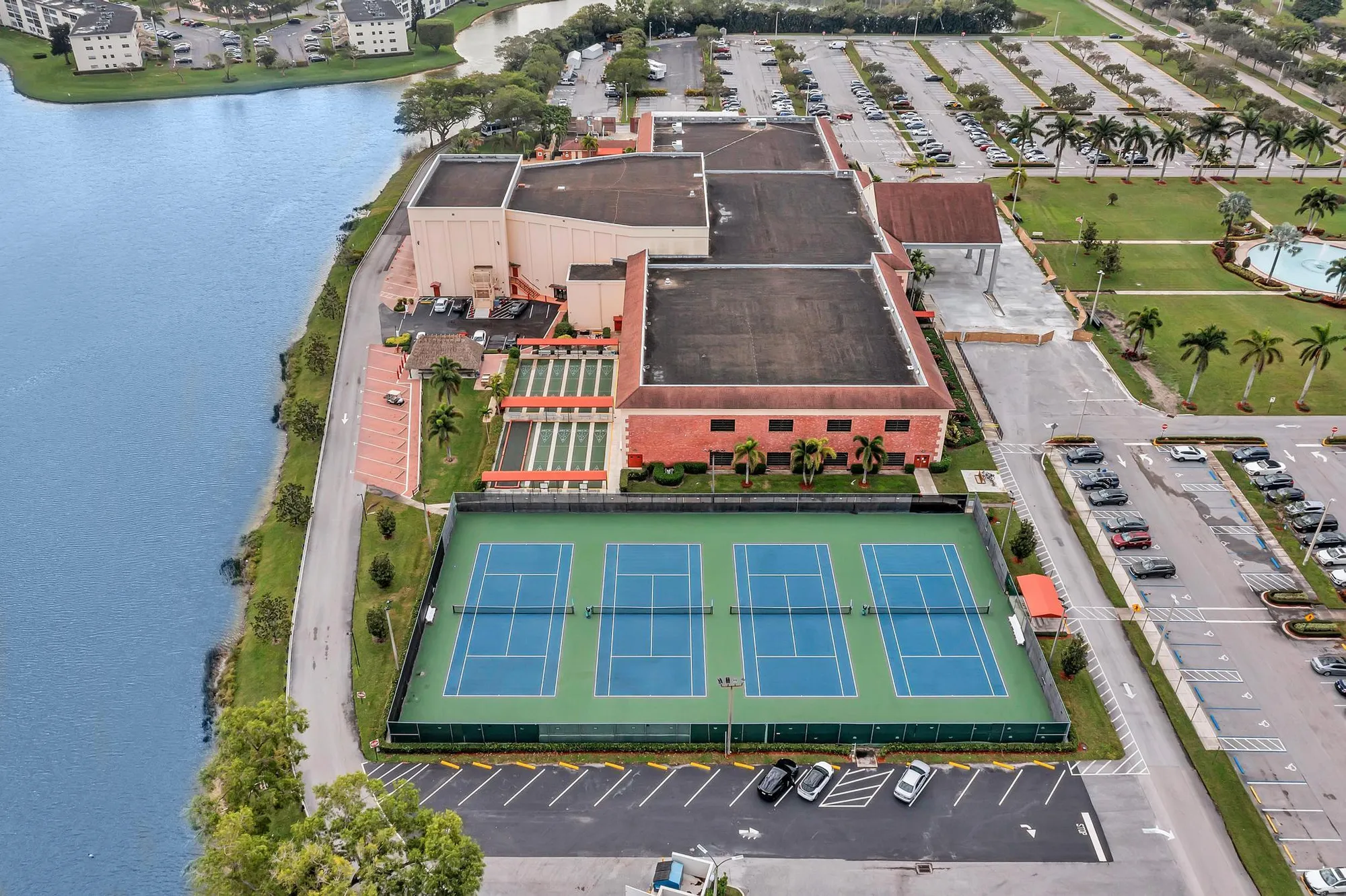 Property Slideshow image 38 of 60 | 576 fanshaw n # 576, Boca Raton, FL, 33434