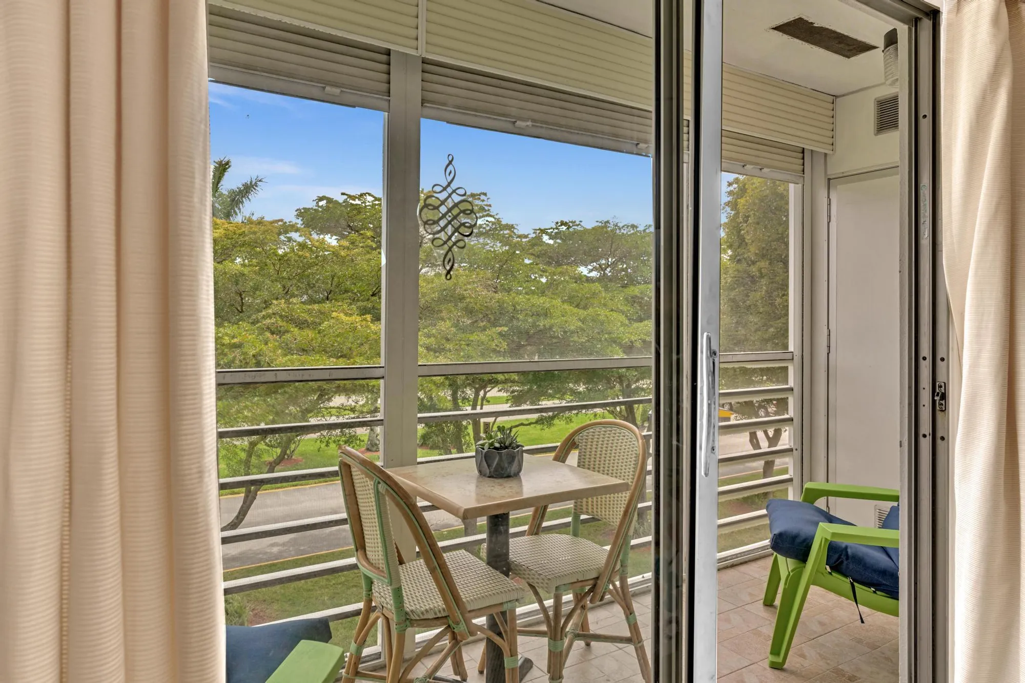 Property Slideshow image 17 of 60 | 576 fanshaw n # 576, Boca Raton, FL, 33434