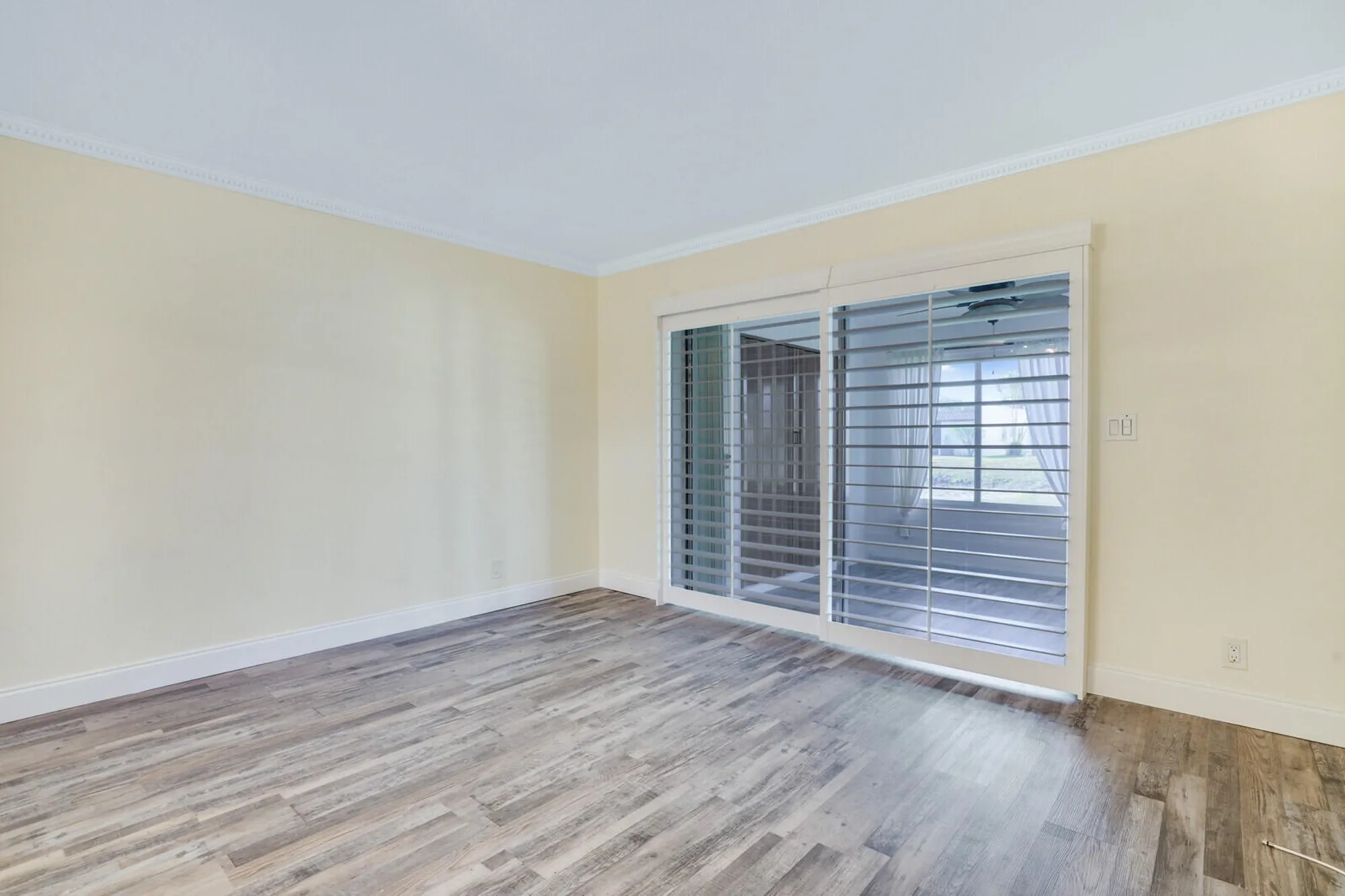 Property Slideshow image 8 of 45 | 122 lake rebecca dr, West Palm Beach, FL, 33411