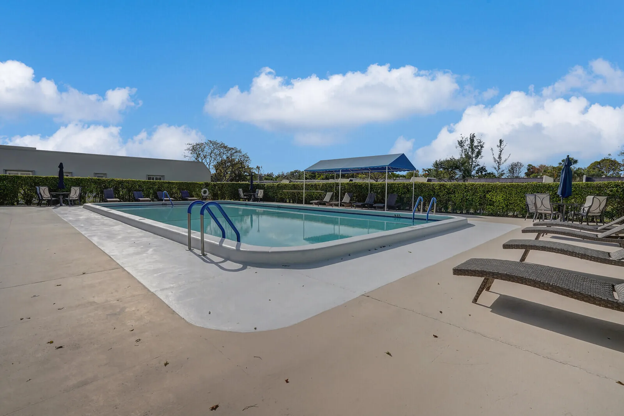 Property Slideshow image 39 of 45 | 122 lake rebecca dr, West Palm Beach, FL, 33411