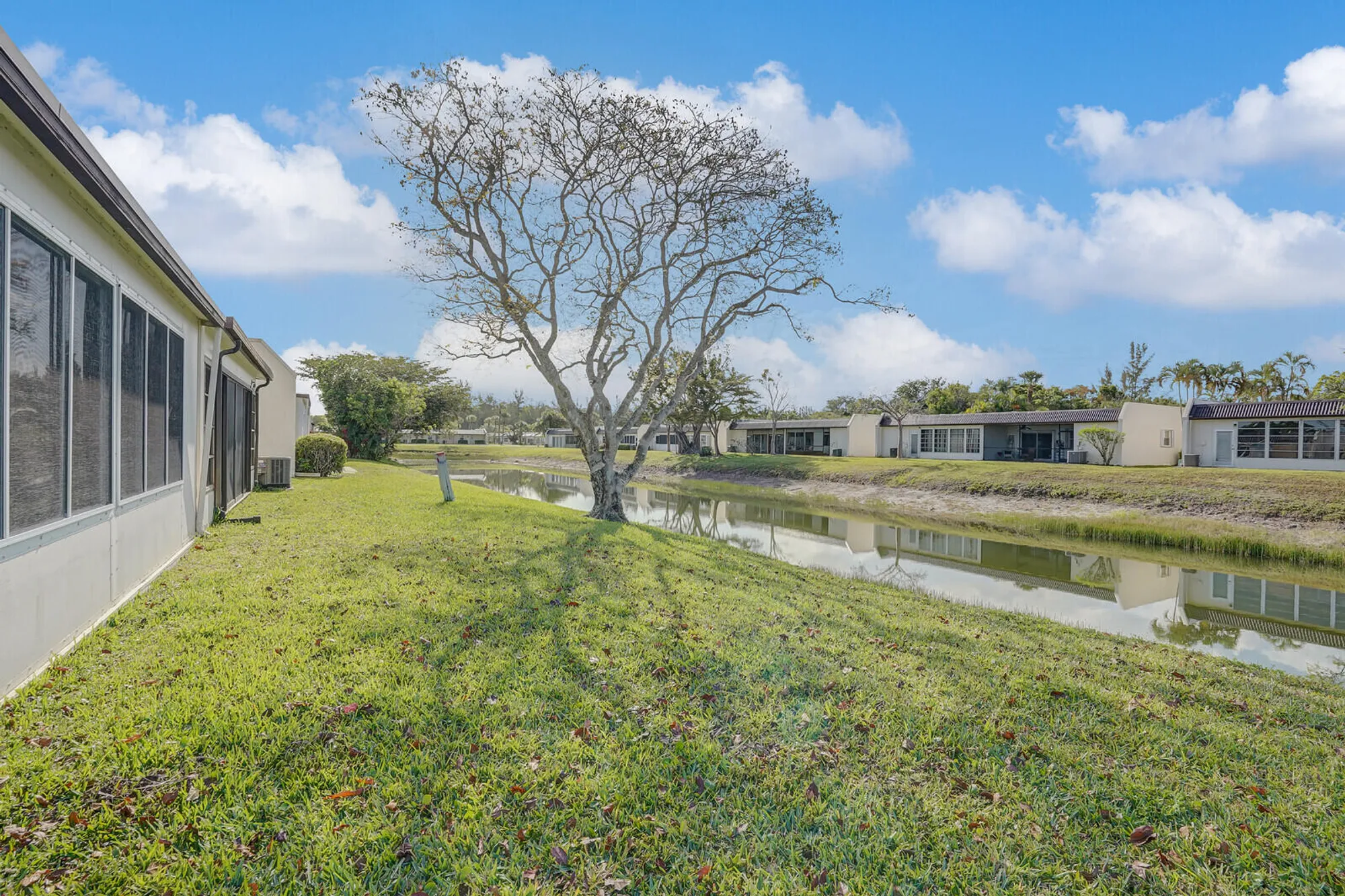 Property Slideshow image 32 of 45 | 122 lake rebecca dr, West Palm Beach, FL, 33411