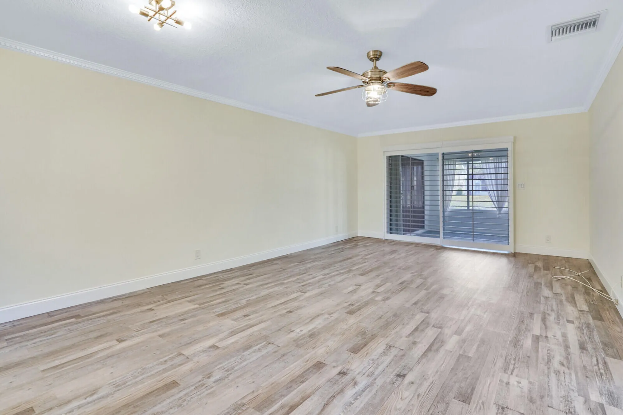 Property Slideshow image 10 of 45 | 122 lake rebecca dr, West Palm Beach, FL, 33411