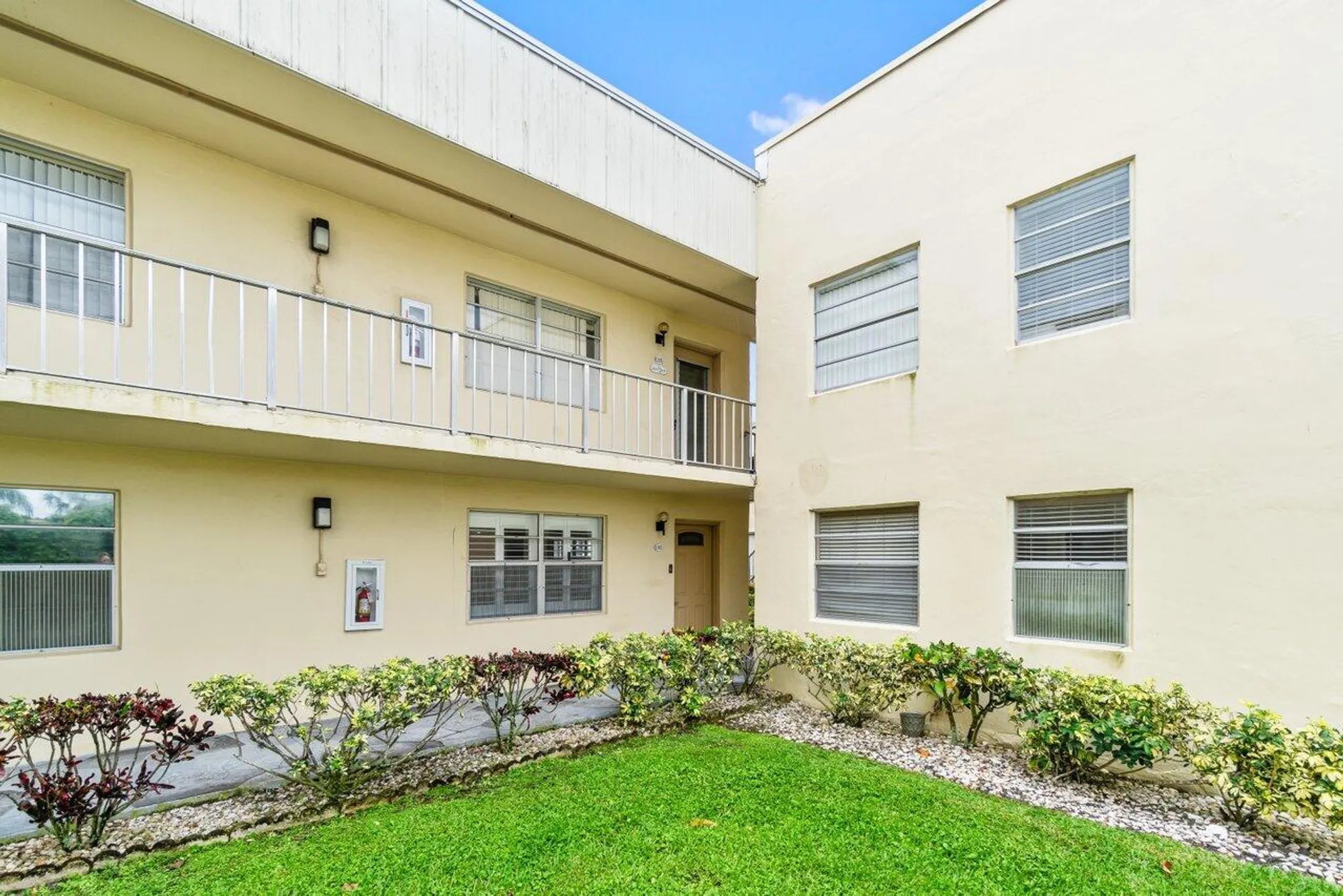 Property Slideshow image 32 of 33 | 201 normandy e unit e, Delray Beach, FL, 33484