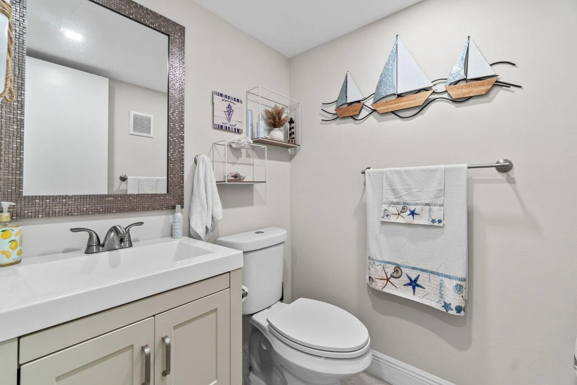 Property Slideshow image 12 of 33 | 201 normandy e unit e, Delray Beach, FL, 33484