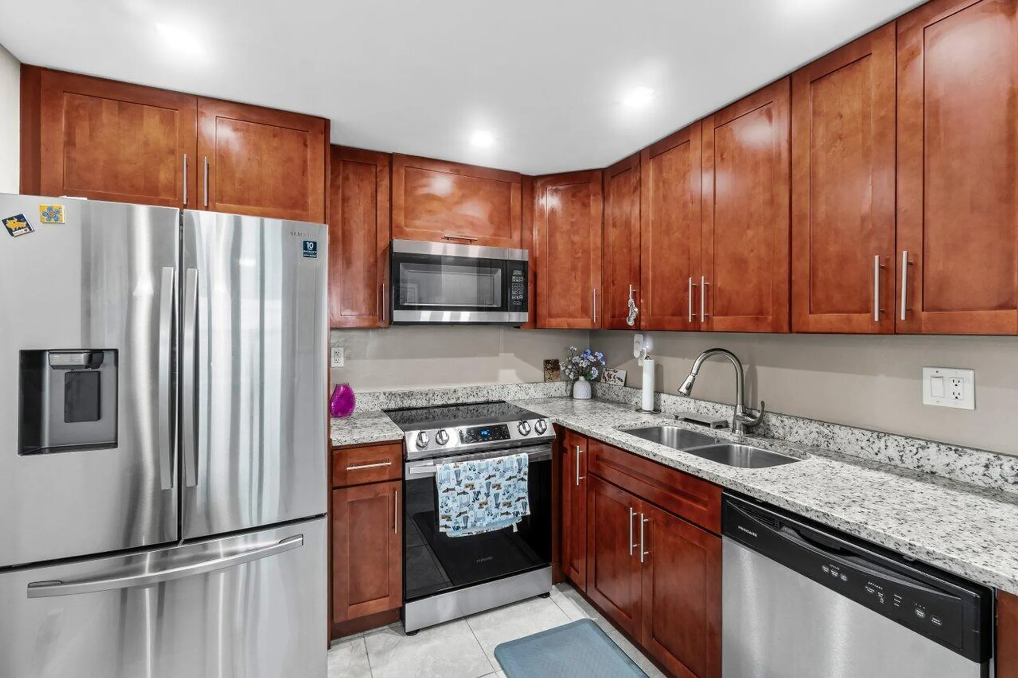 Property Slideshow image 5 of 33 | 201 normandy e unit e, Delray Beach, FL, 33484