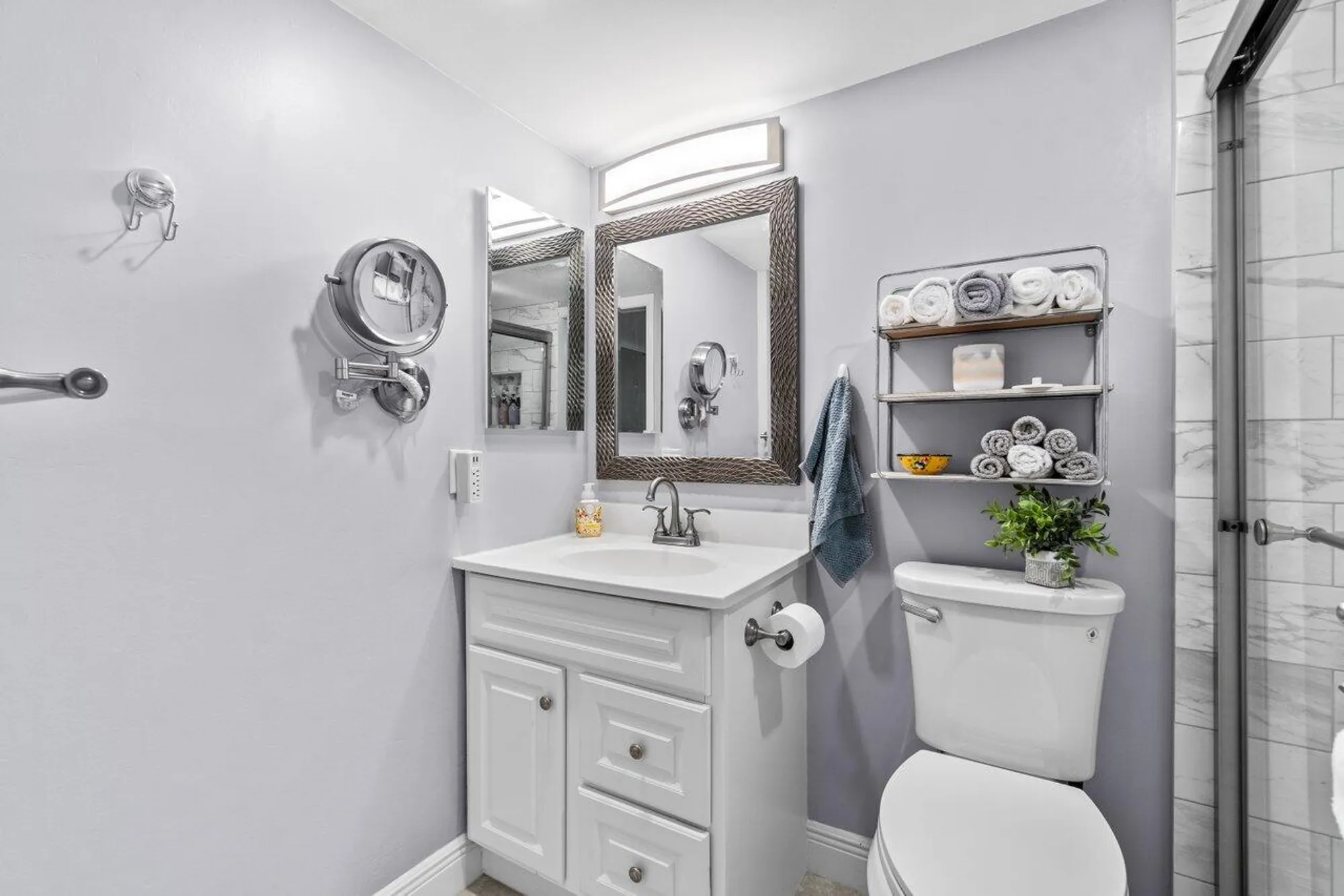 Property Slideshow image 16 of 33 | 201 normandy e unit e, Delray Beach, FL, 33484