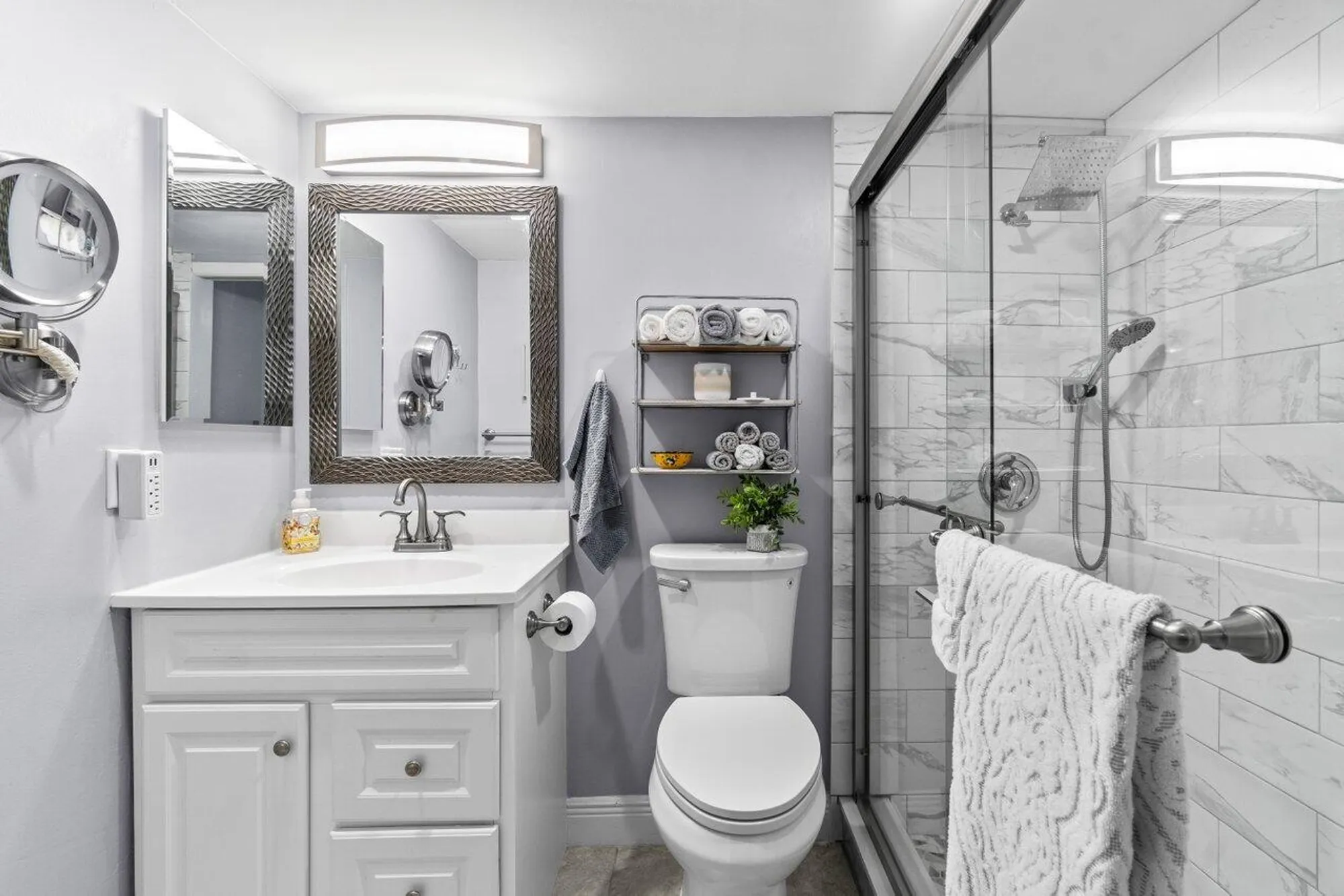 Property Slideshow image 17 of 33 | 201 normandy e unit e, Delray Beach, FL, 33484