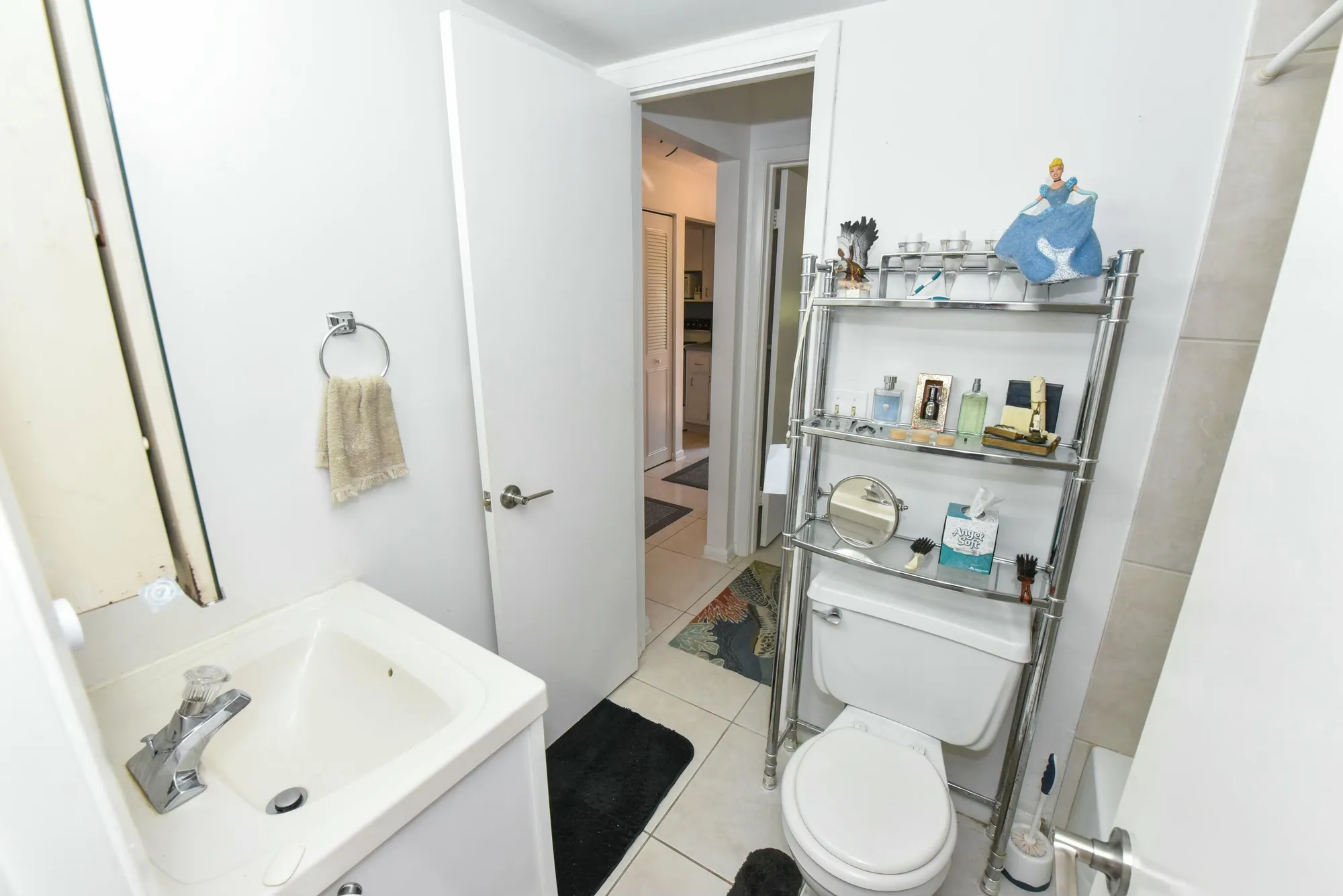 Property Slideshow image 23 of 53 | 1999 sw palm city rd b, Stuart, FL, 34994